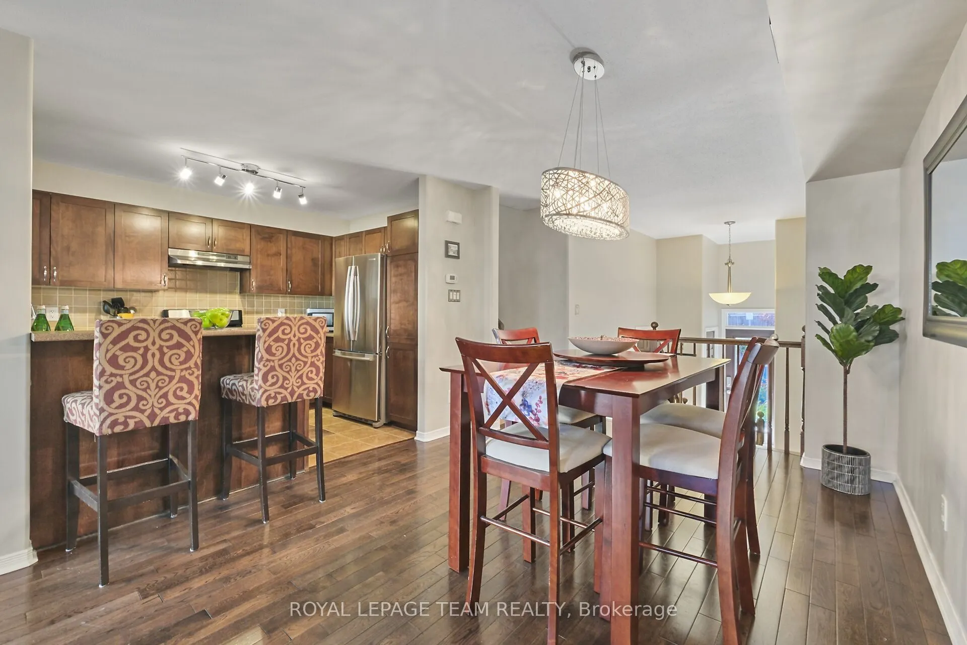 215 Parkrose Private