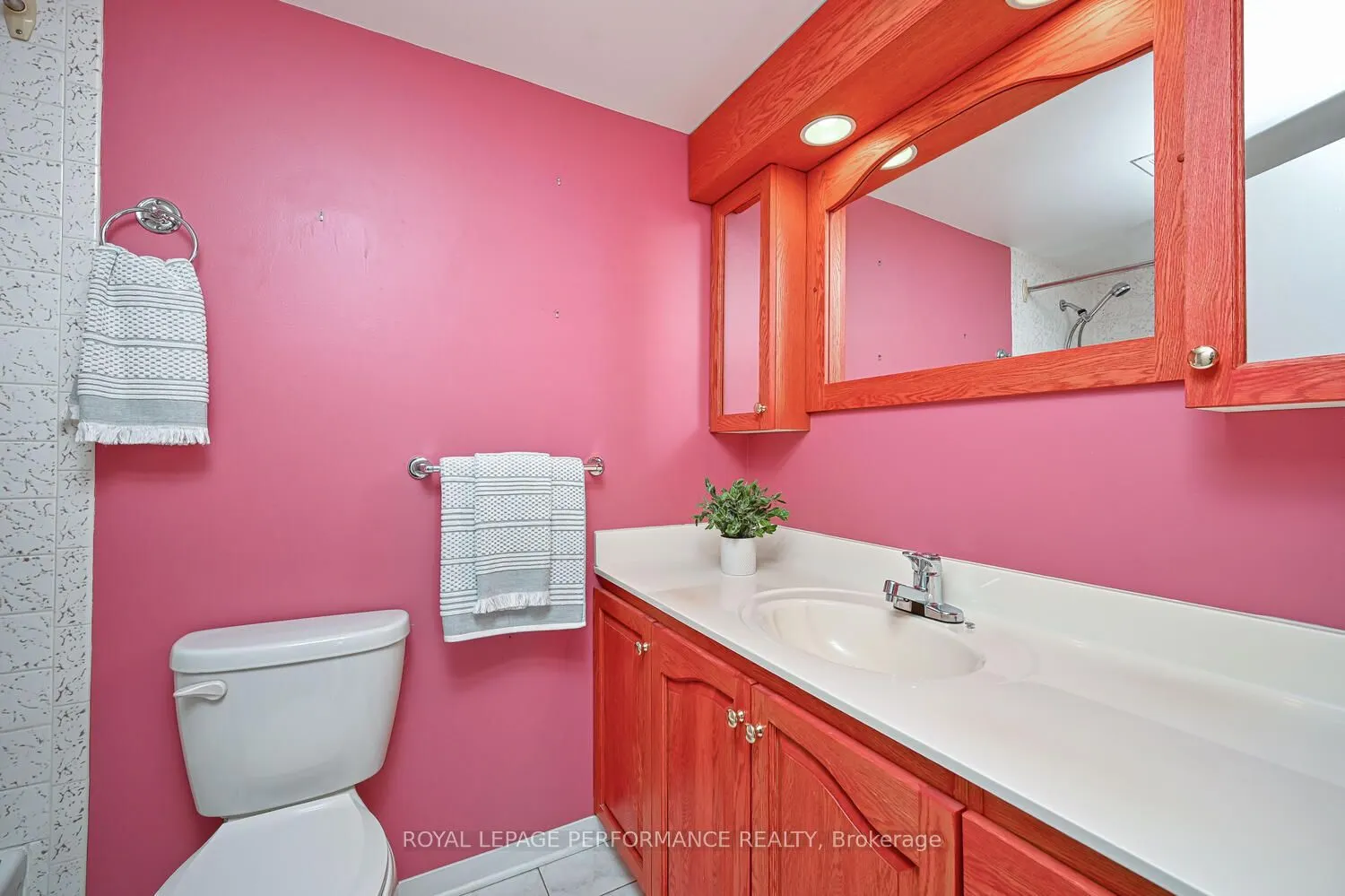 500 Laurier Avenue W, #2103