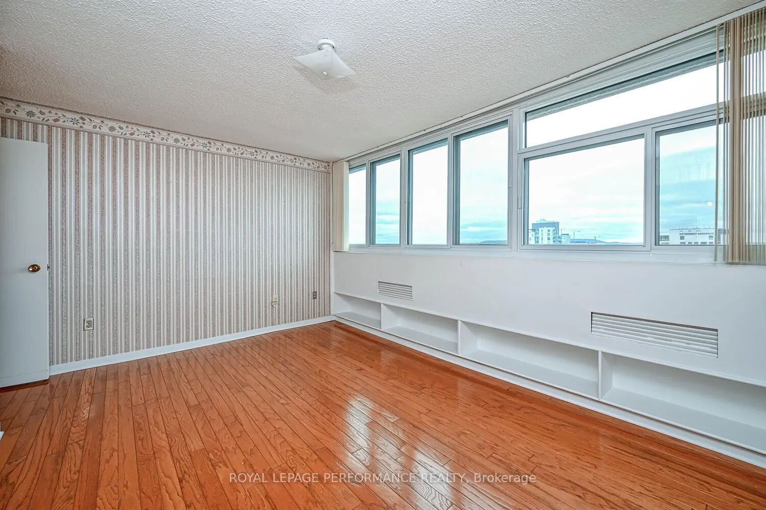 500 Laurier Avenue W, #2103