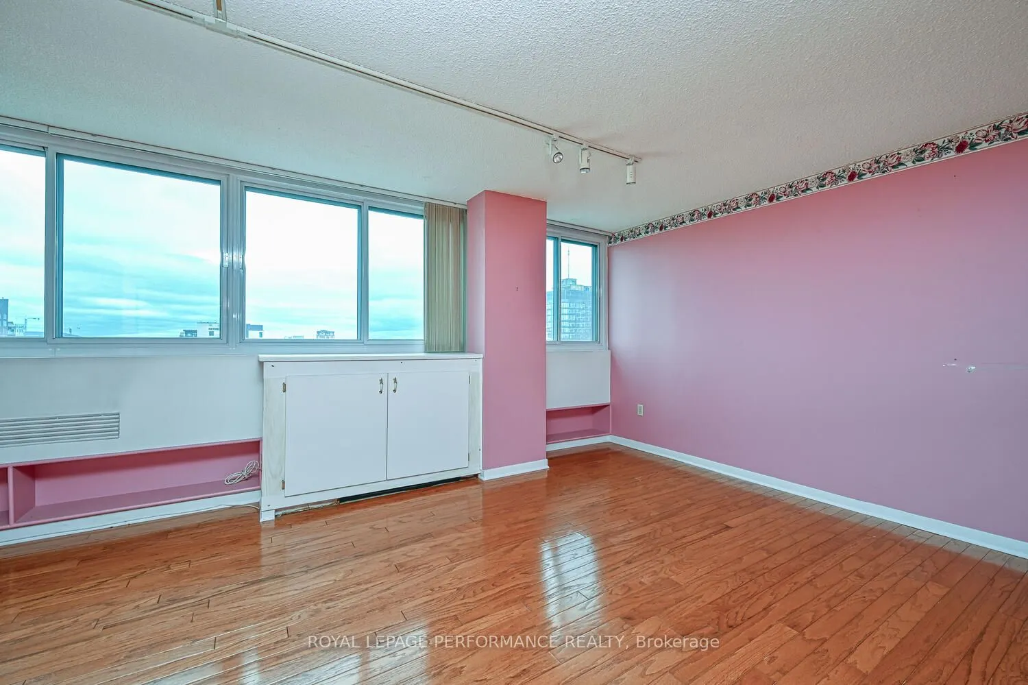 500 Laurier Avenue W, #2103