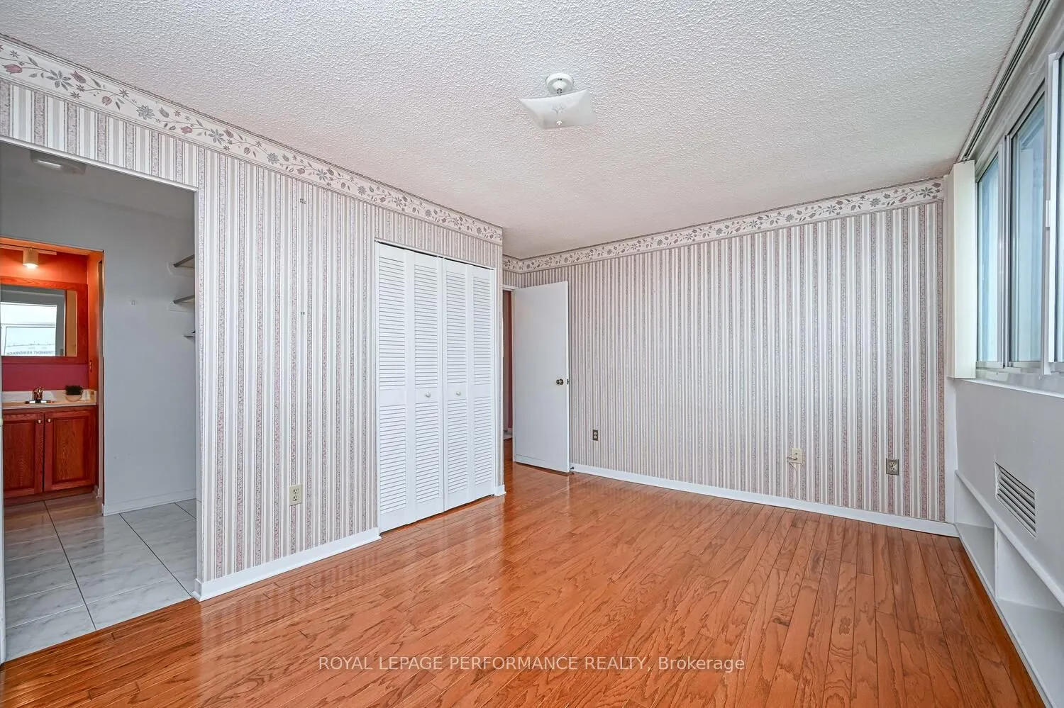 500 Laurier Avenue W, #2103