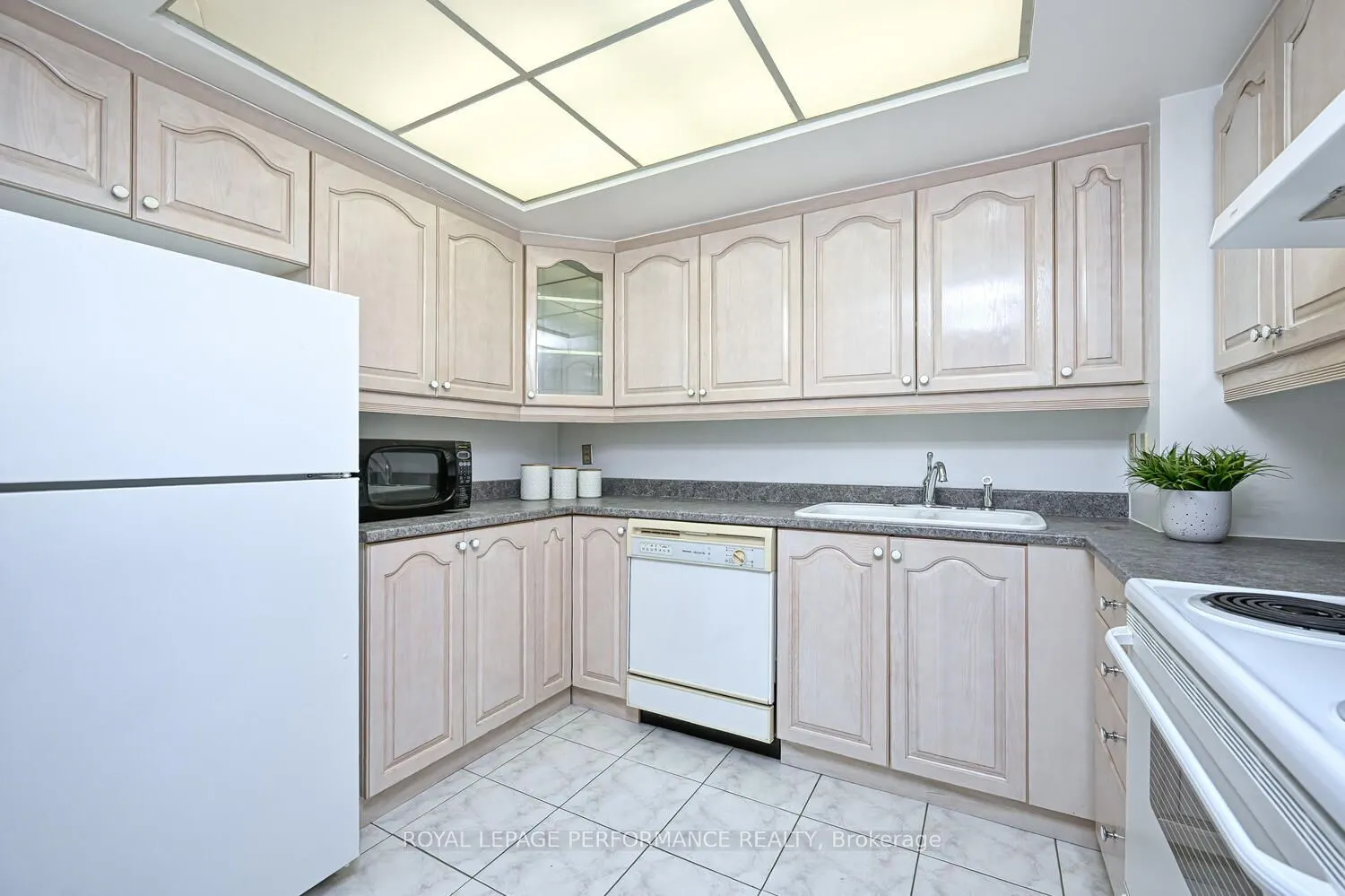500 Laurier Avenue W, #2103
