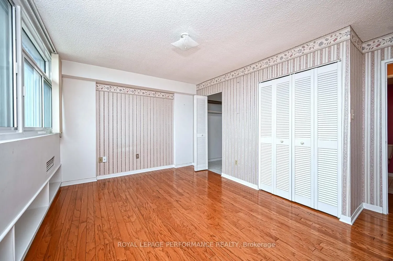 500 Laurier Avenue W, #2103