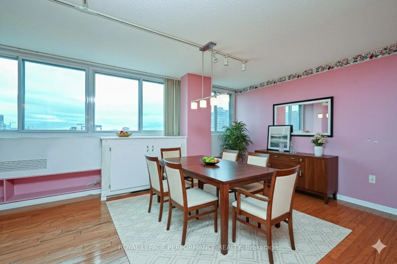 500 Laurier Avenue W, #2103
