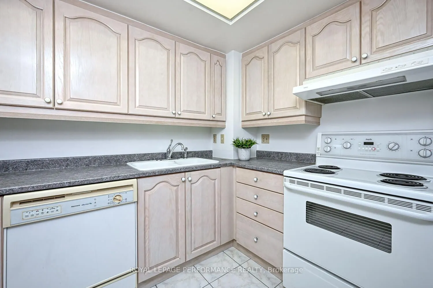 500 Laurier Avenue W, #2103