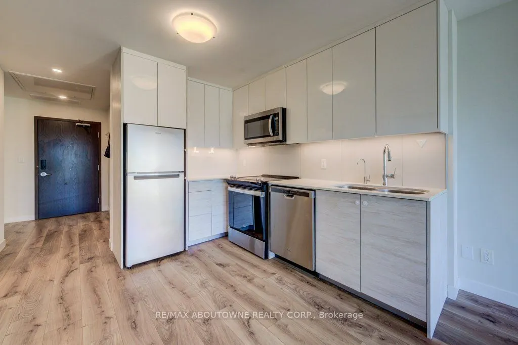 60 Frederick Street, #903
