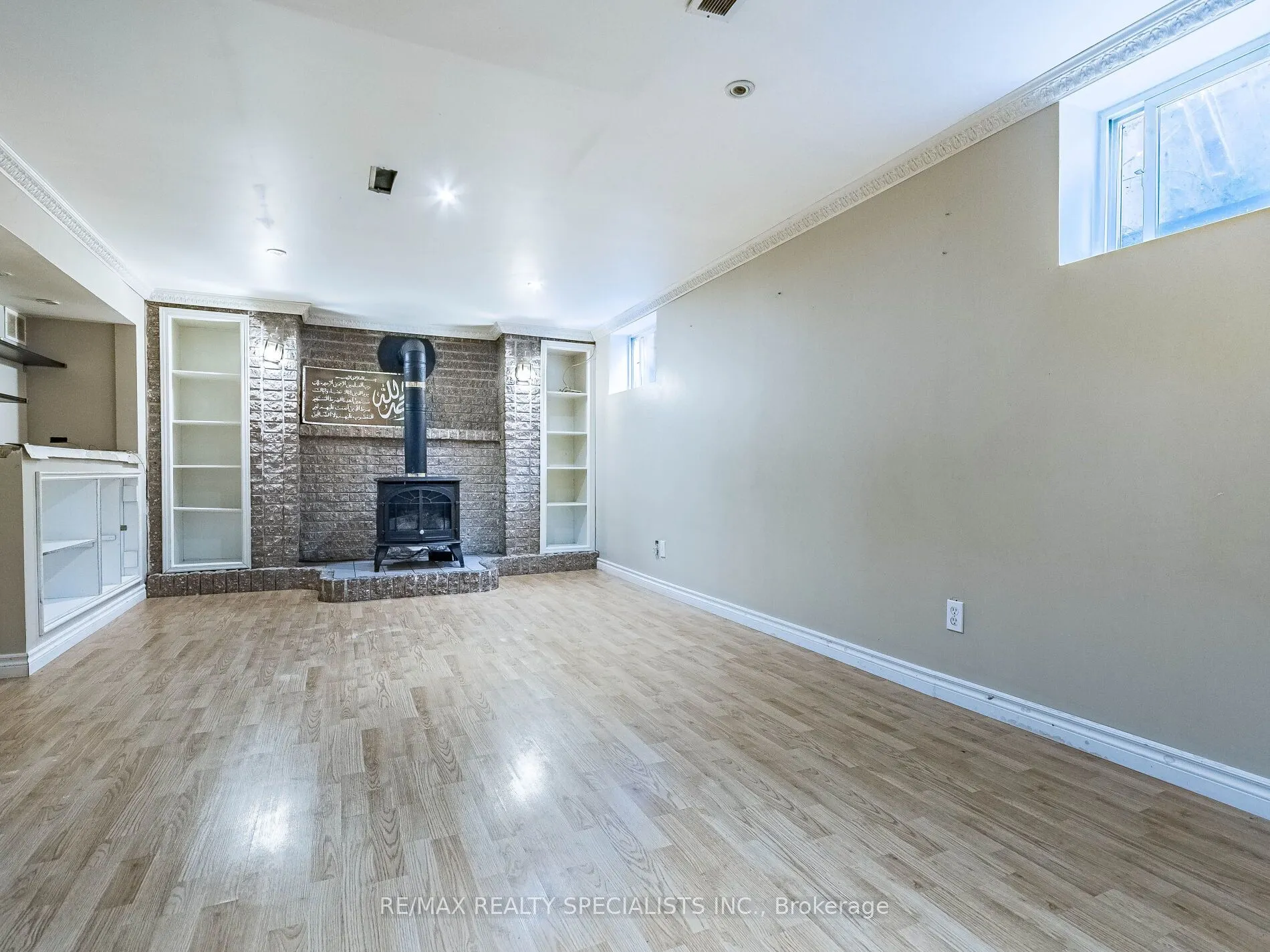 6 Endfield Avenue