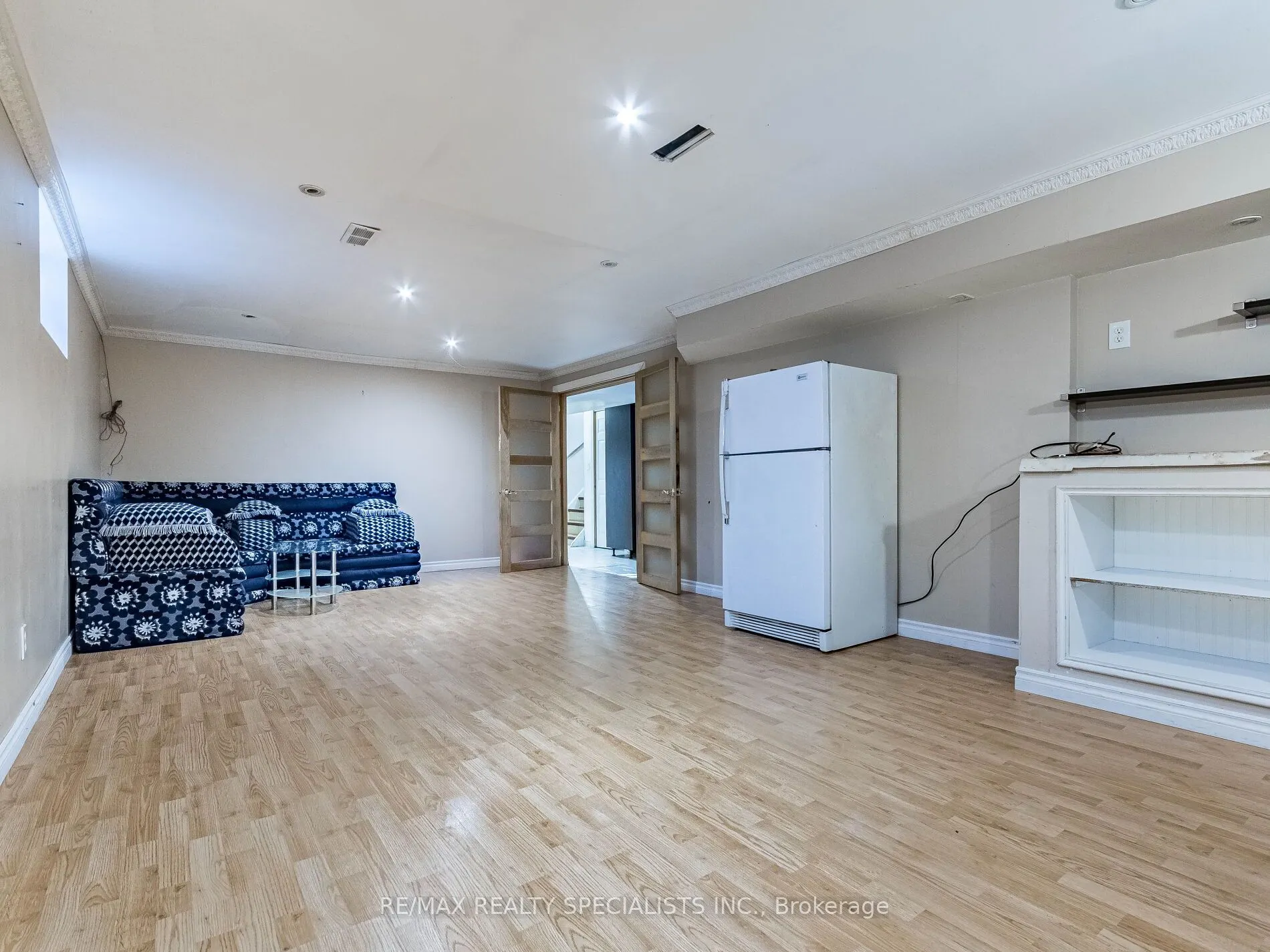 6 Endfield Avenue