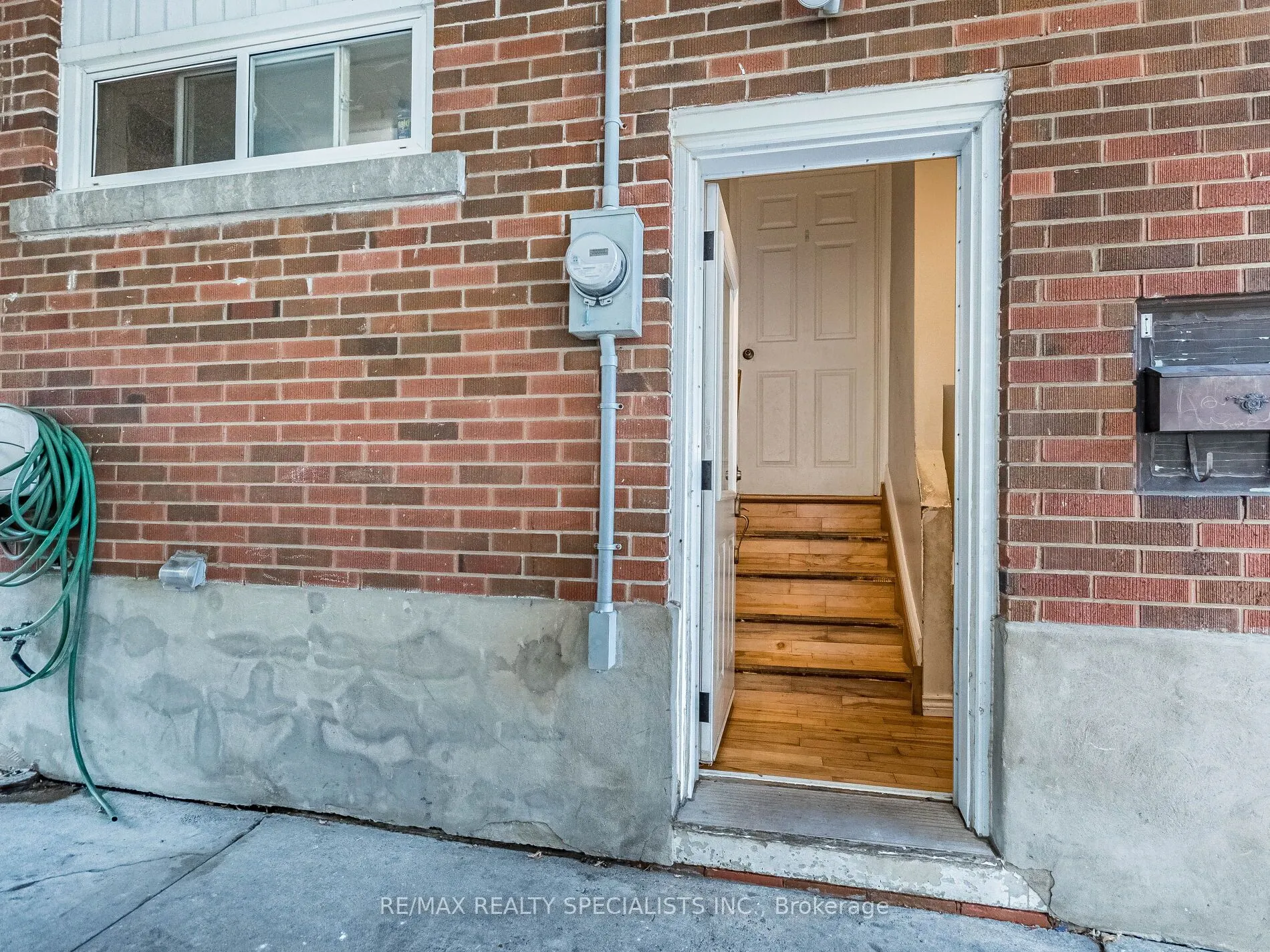 6 Endfield Avenue
