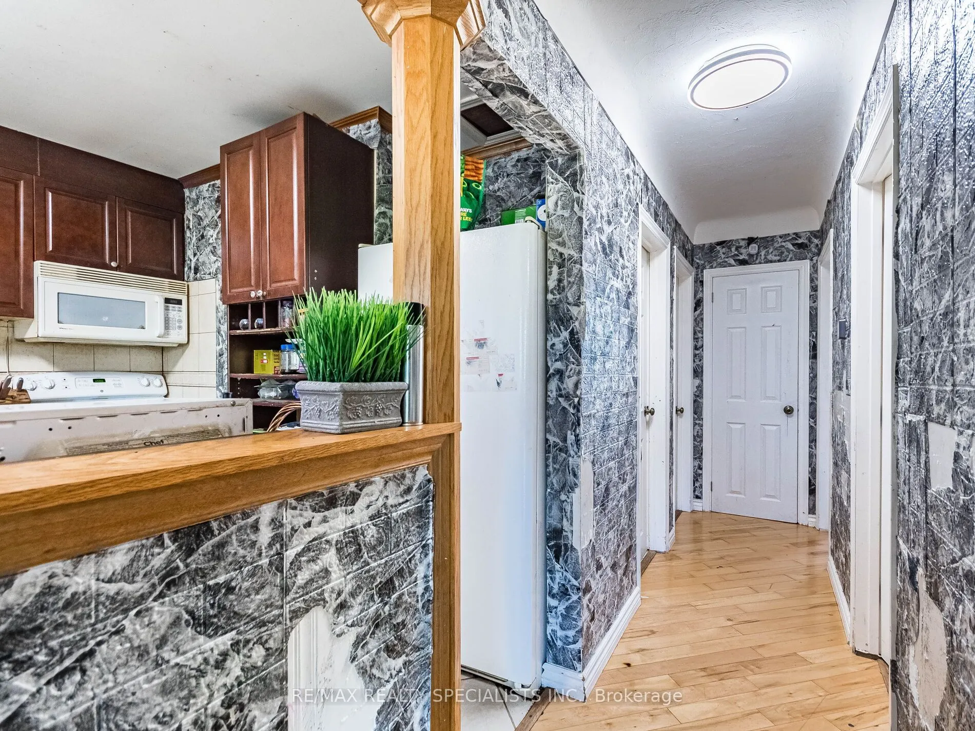 6 Endfield Avenue