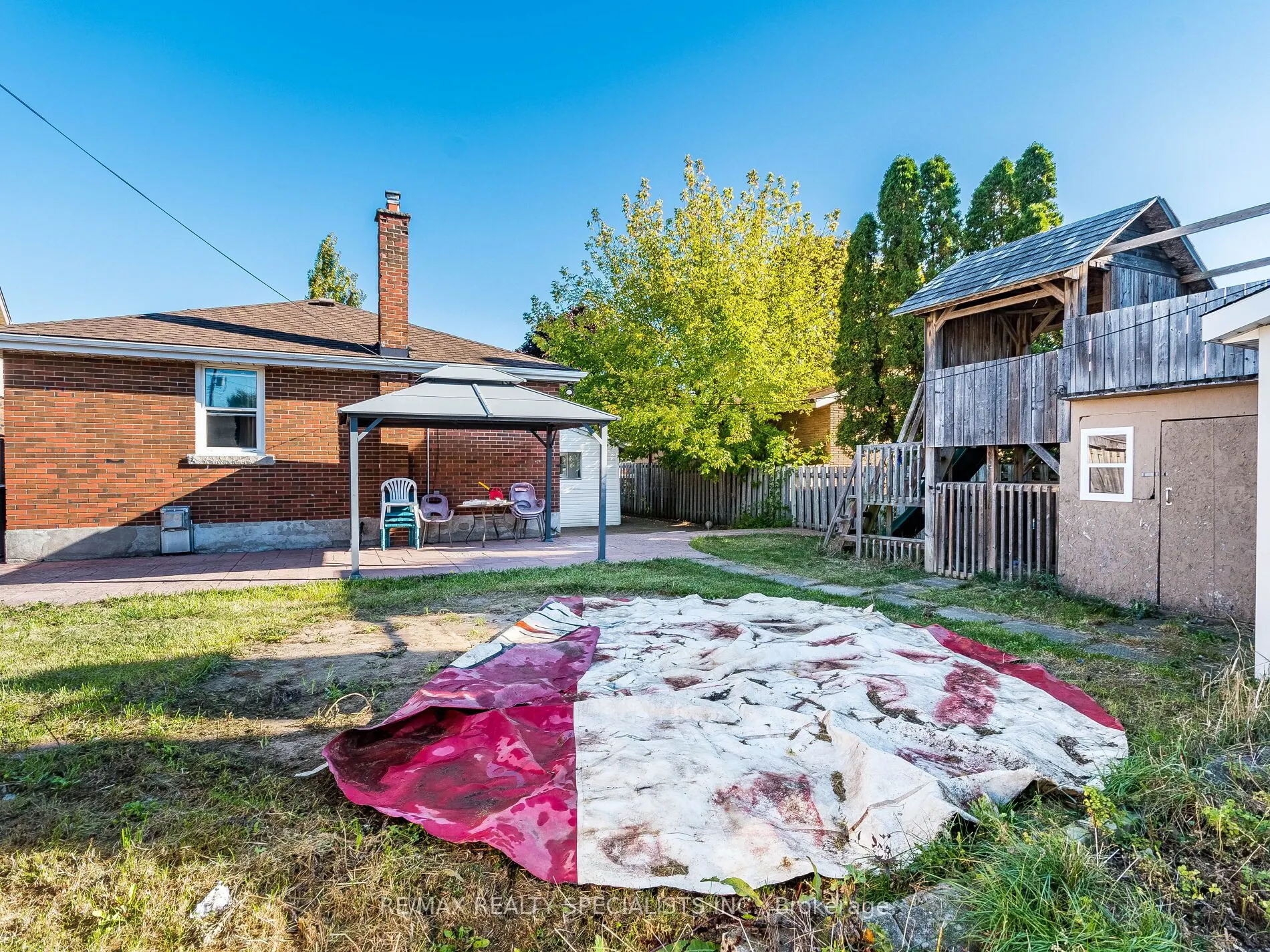 6 Endfield Avenue