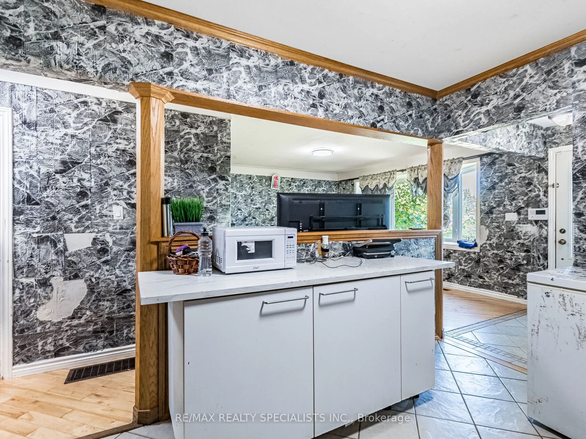 6 Endfield Avenue
