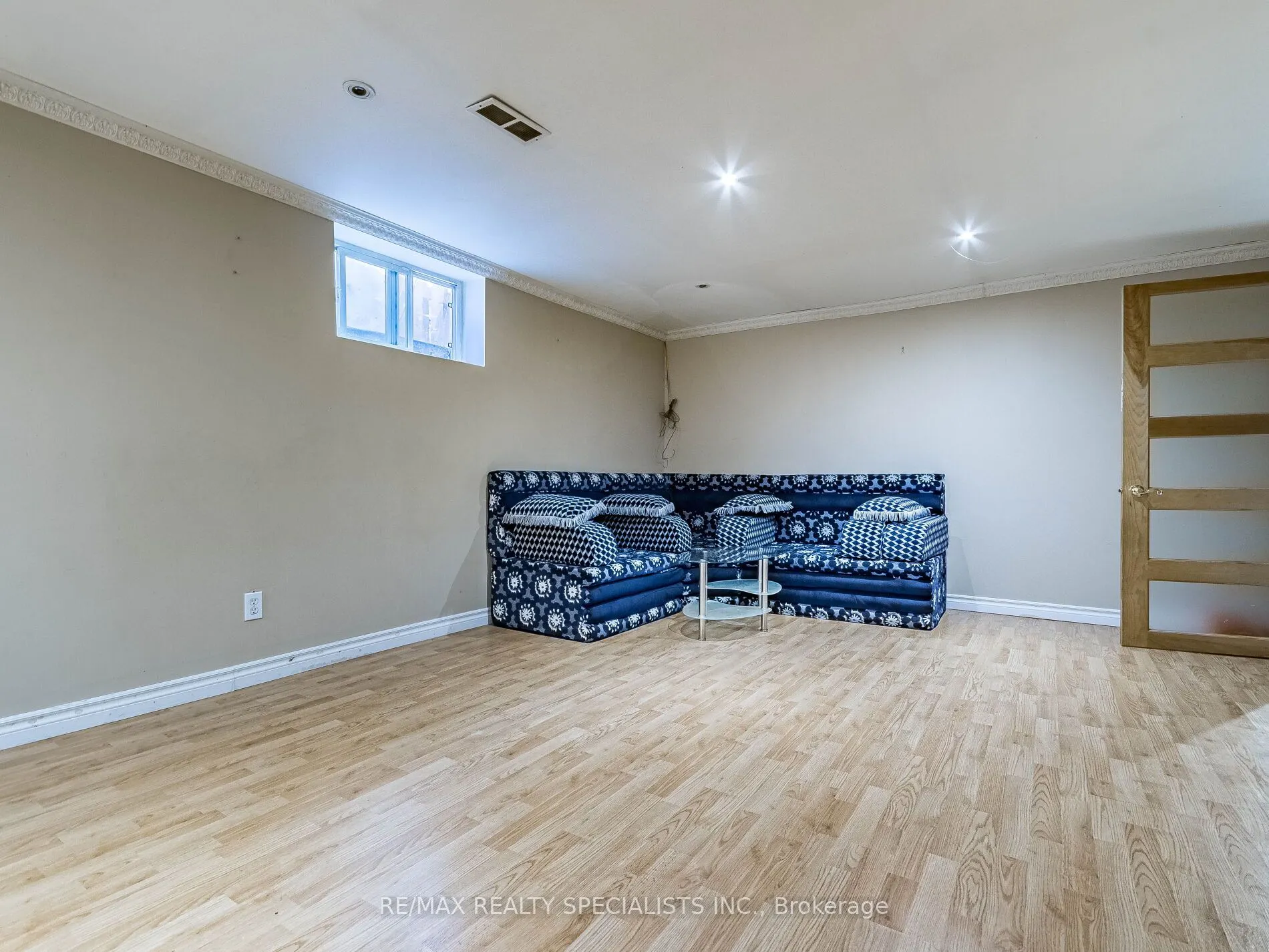 6 Endfield Avenue