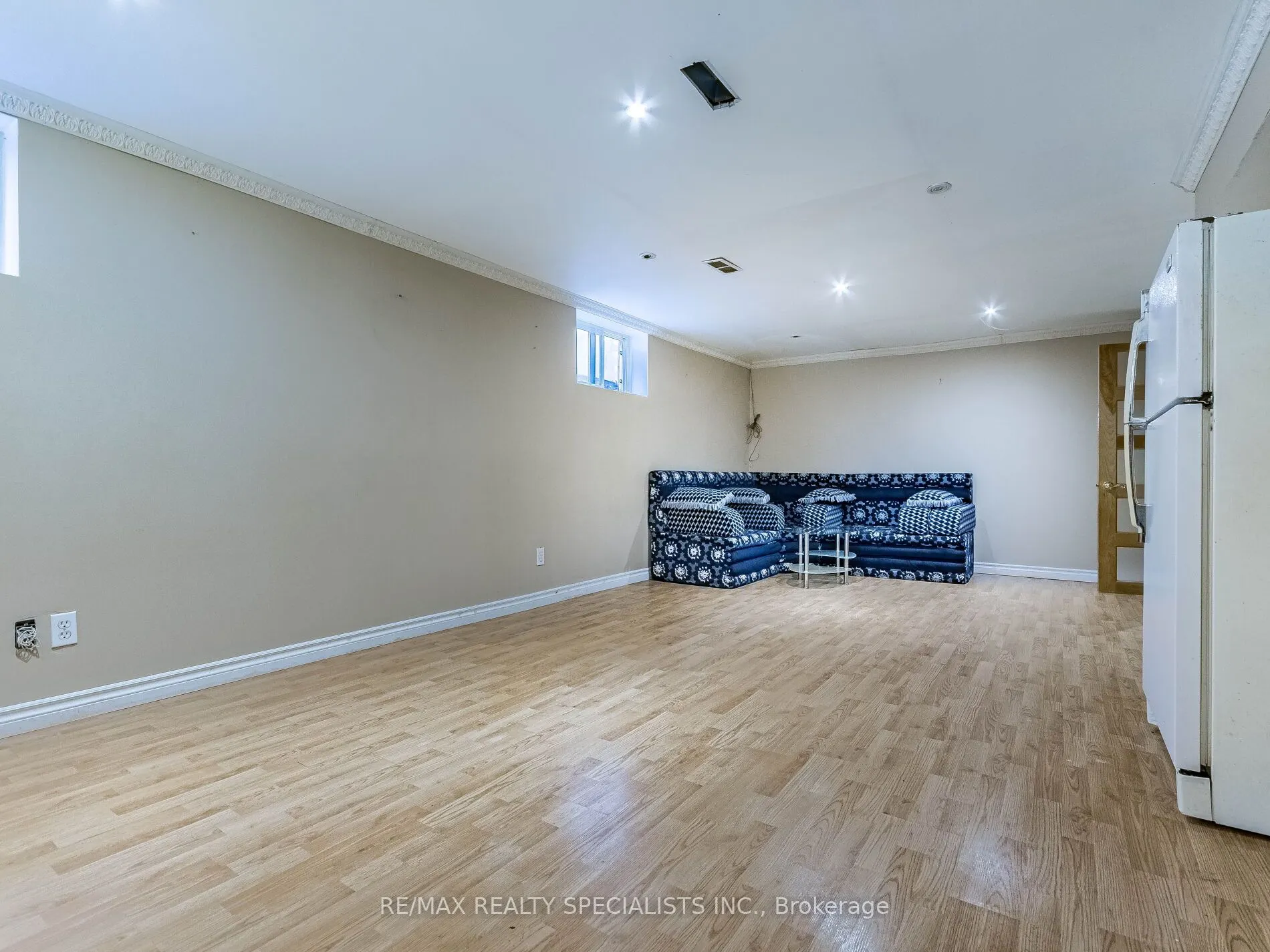 6 Endfield Avenue