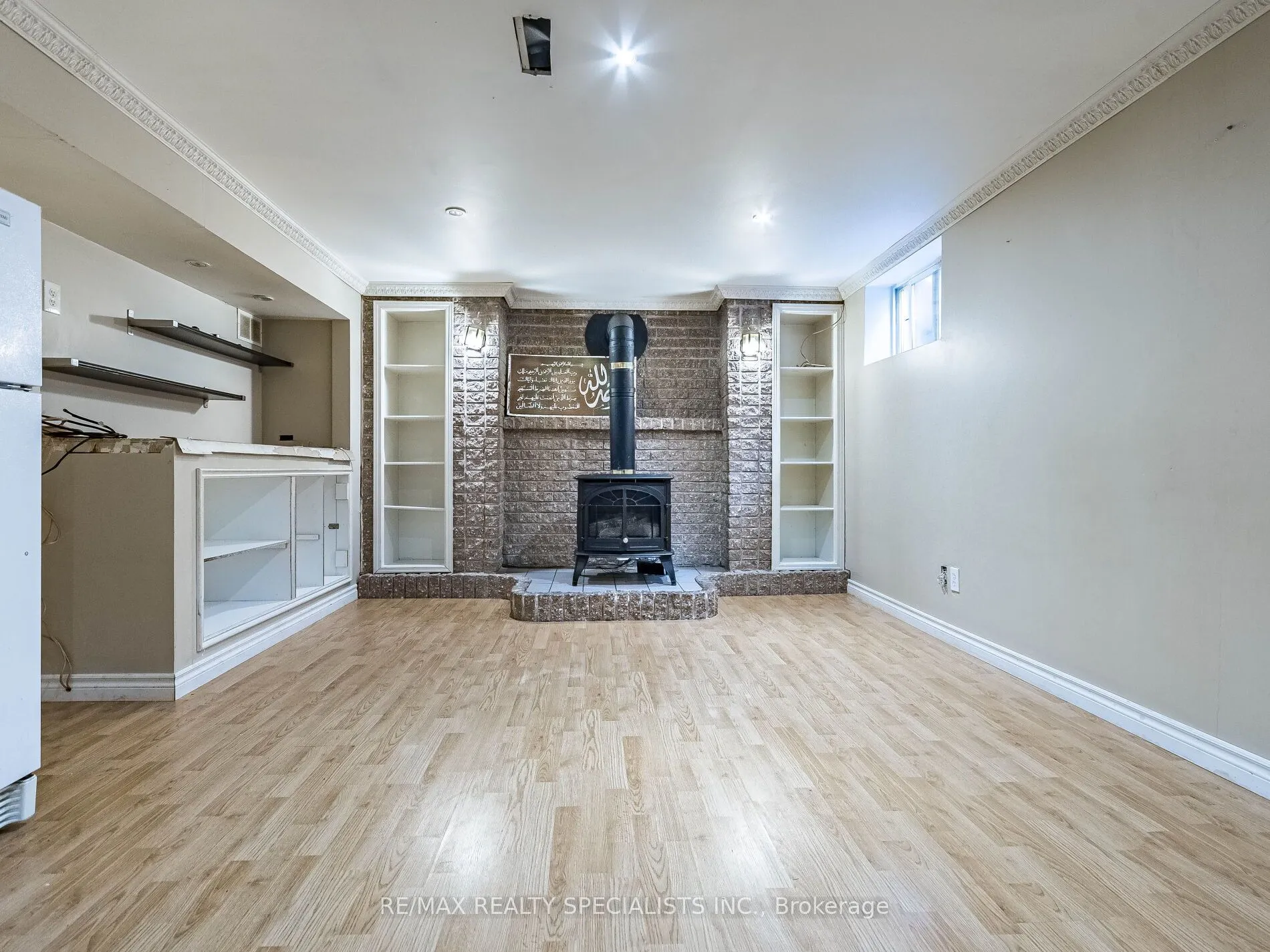 6 Endfield Avenue