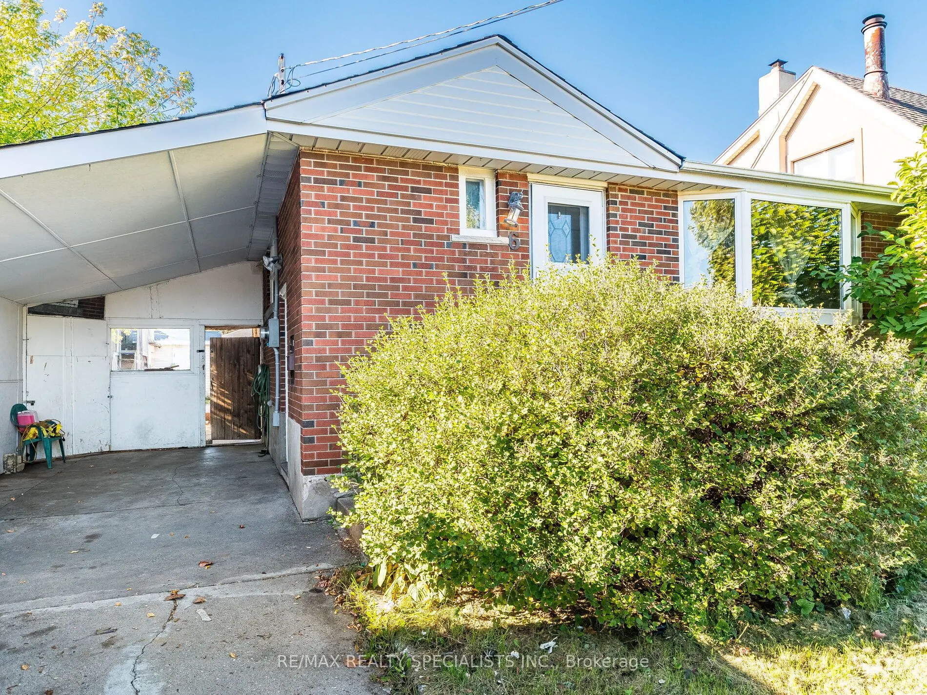 6 Endfield Avenue