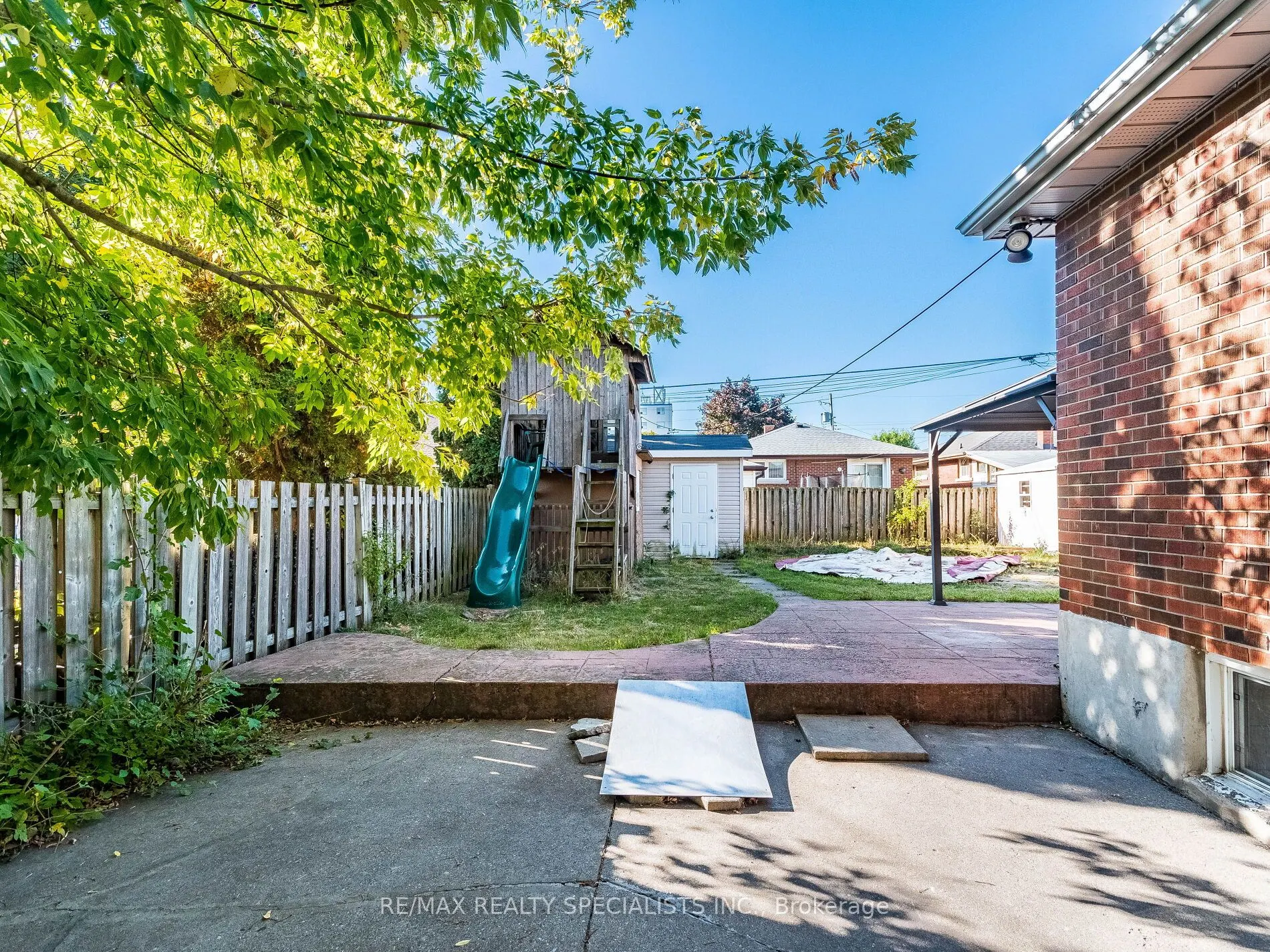 6 Endfield Avenue