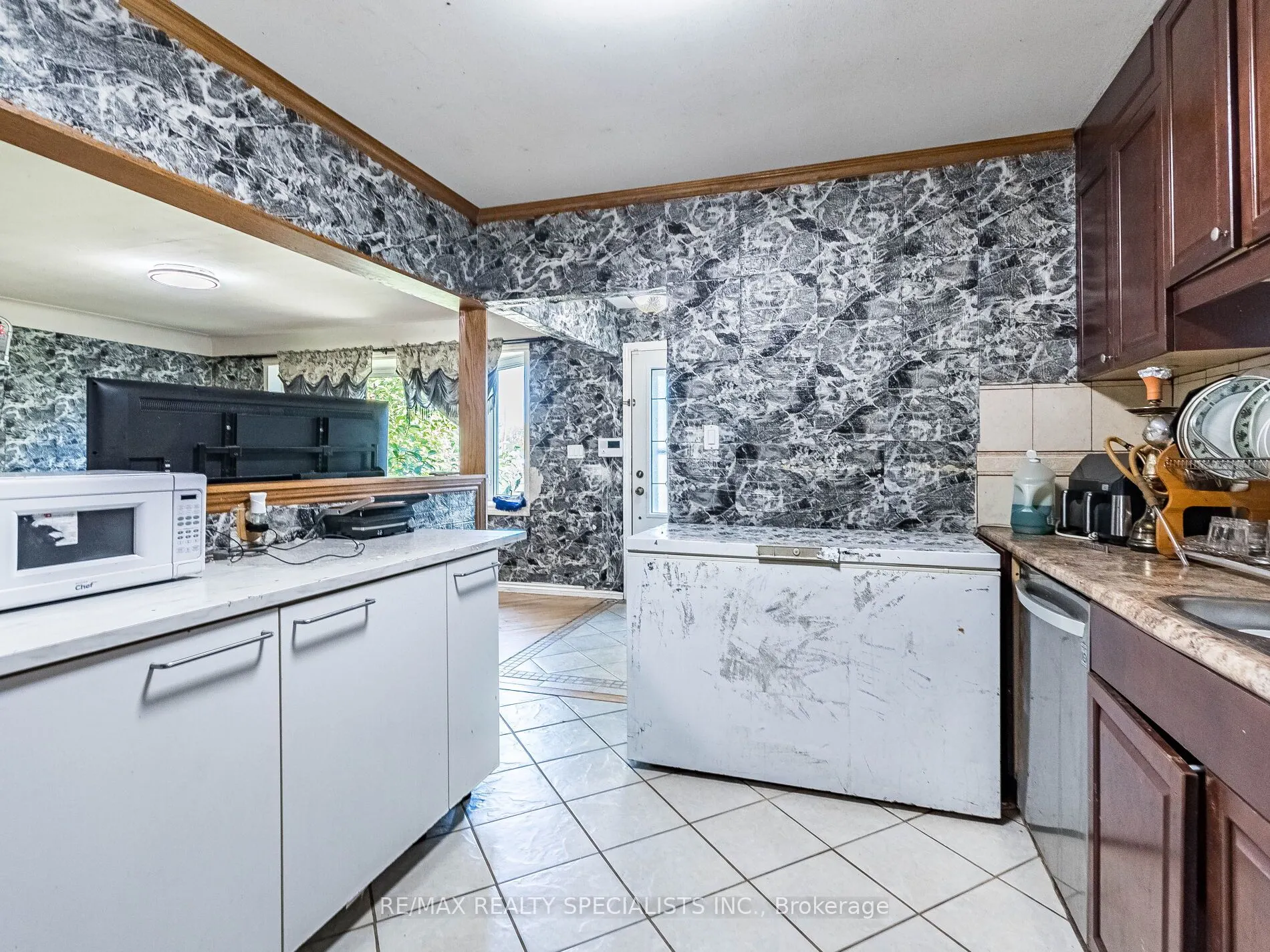 6 Endfield Avenue