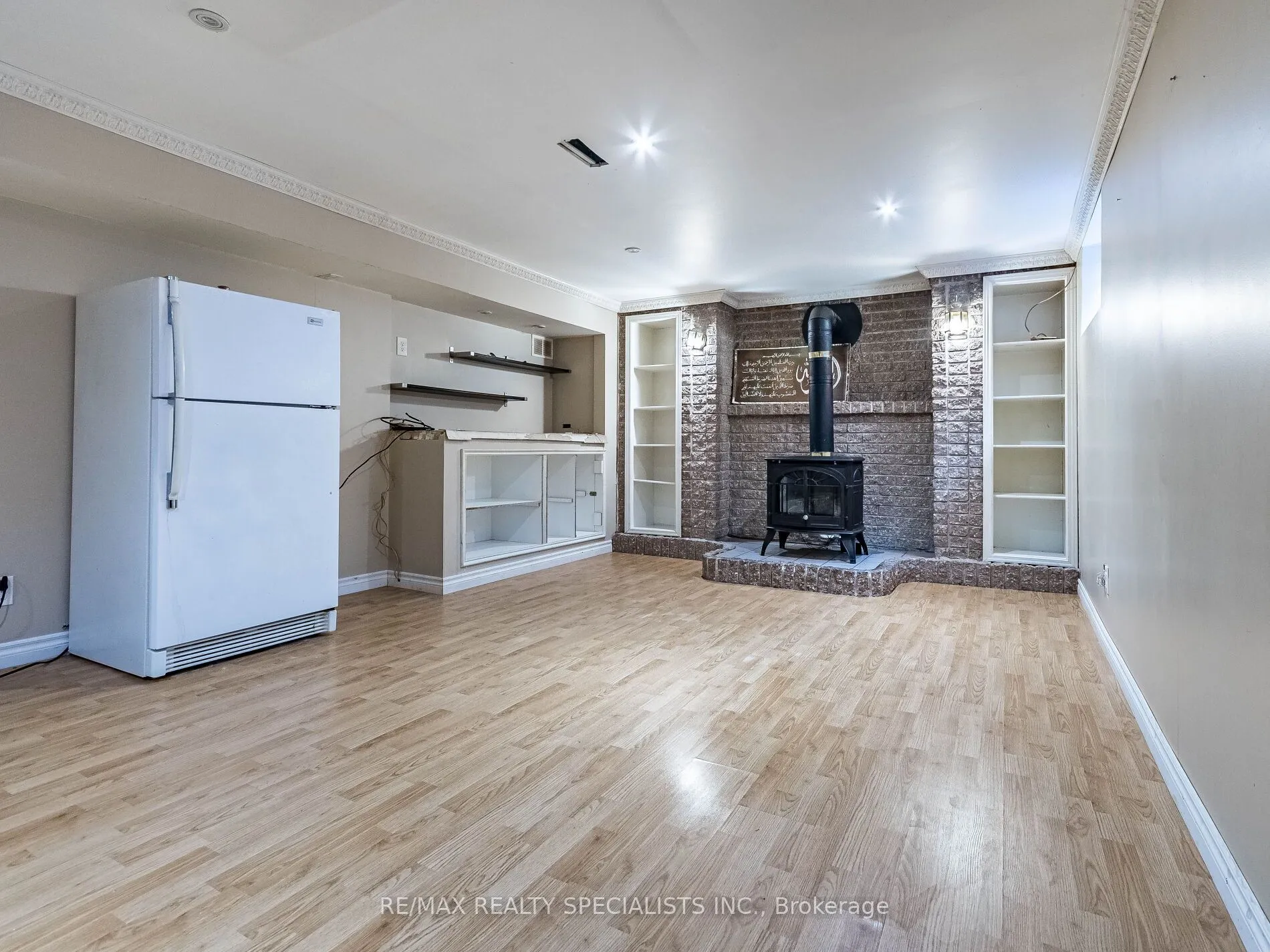 6 Endfield Avenue