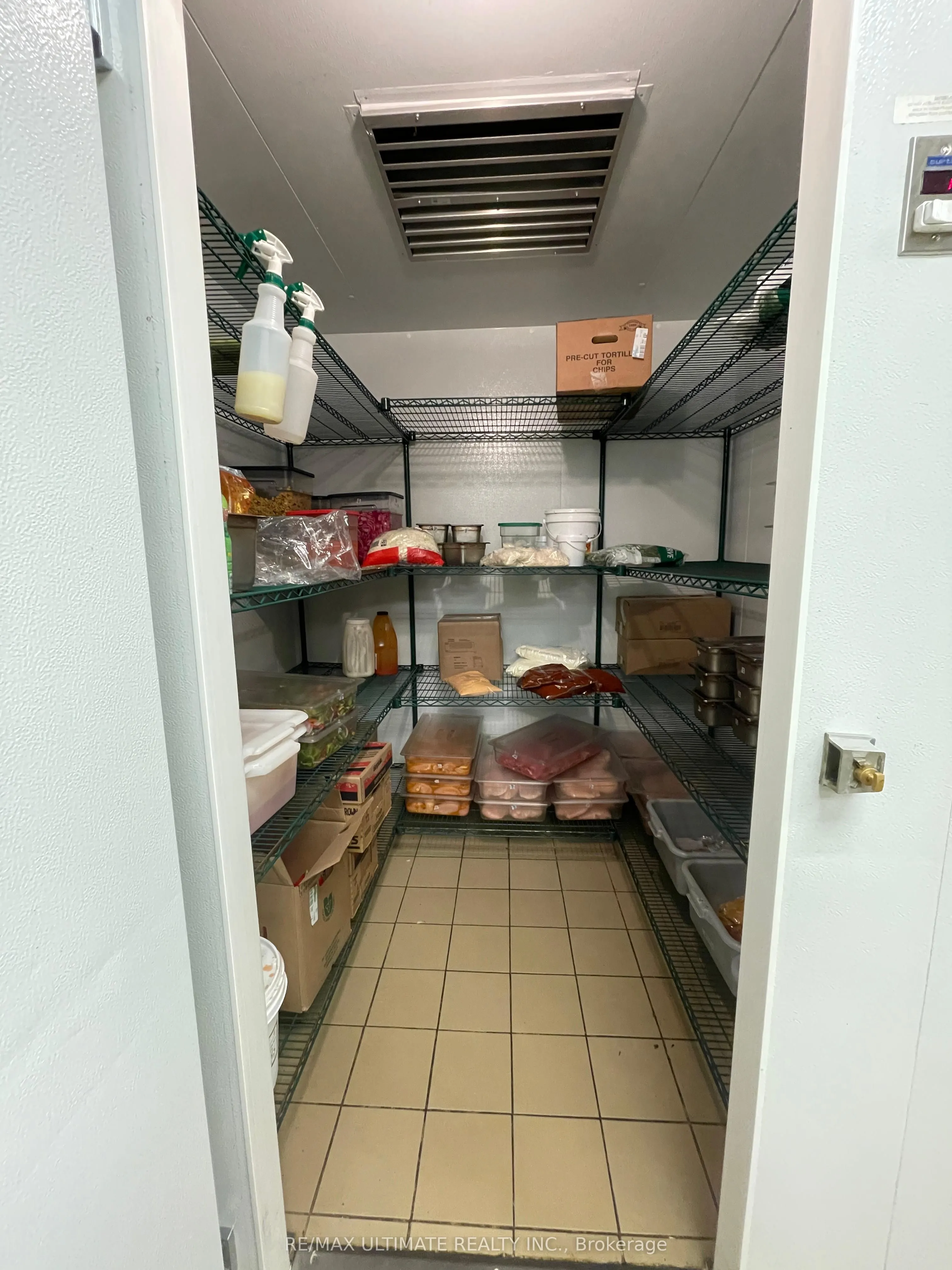 295 WELLINGTON STREET UNIT 3D