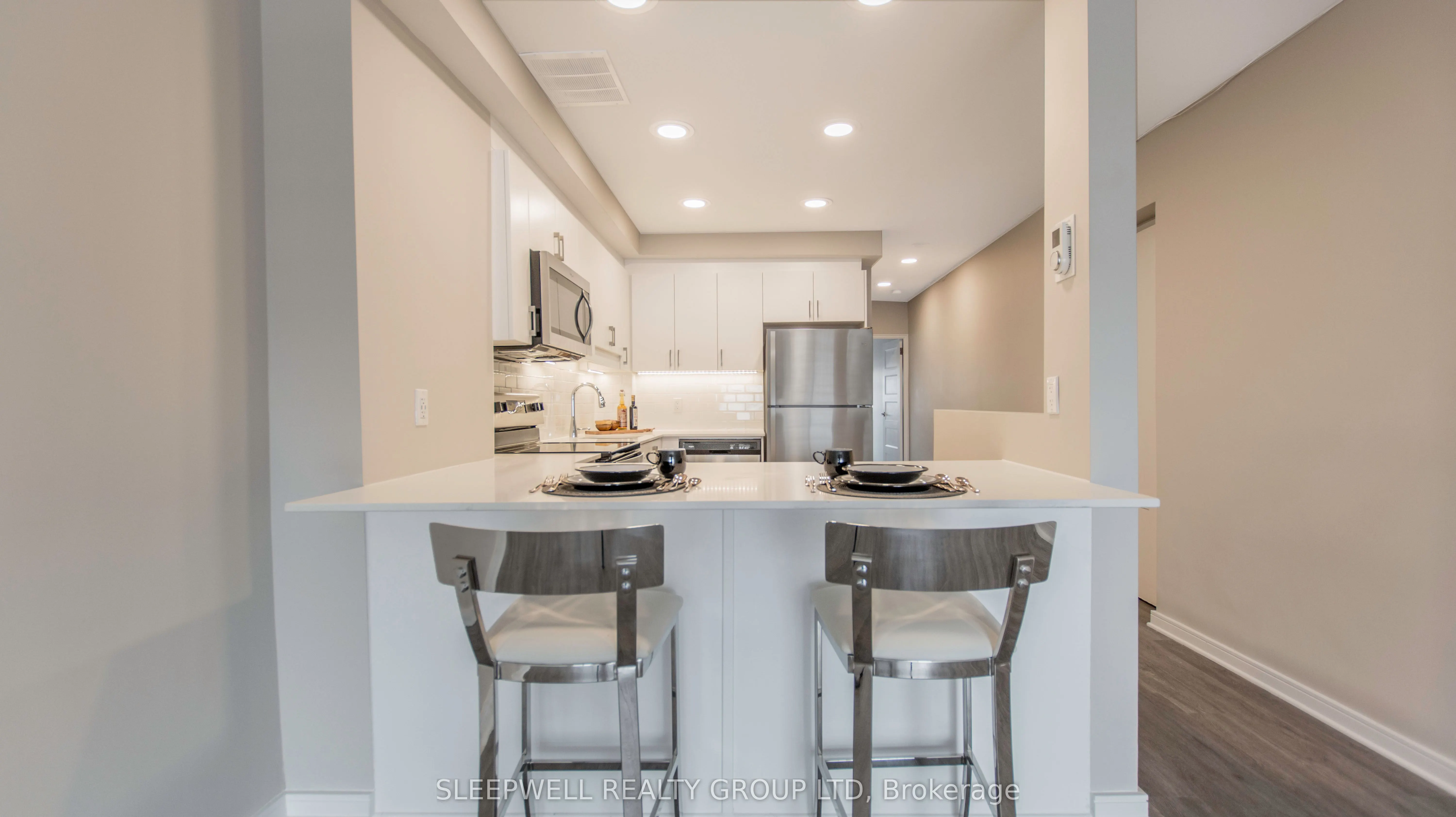21 James Street, #406