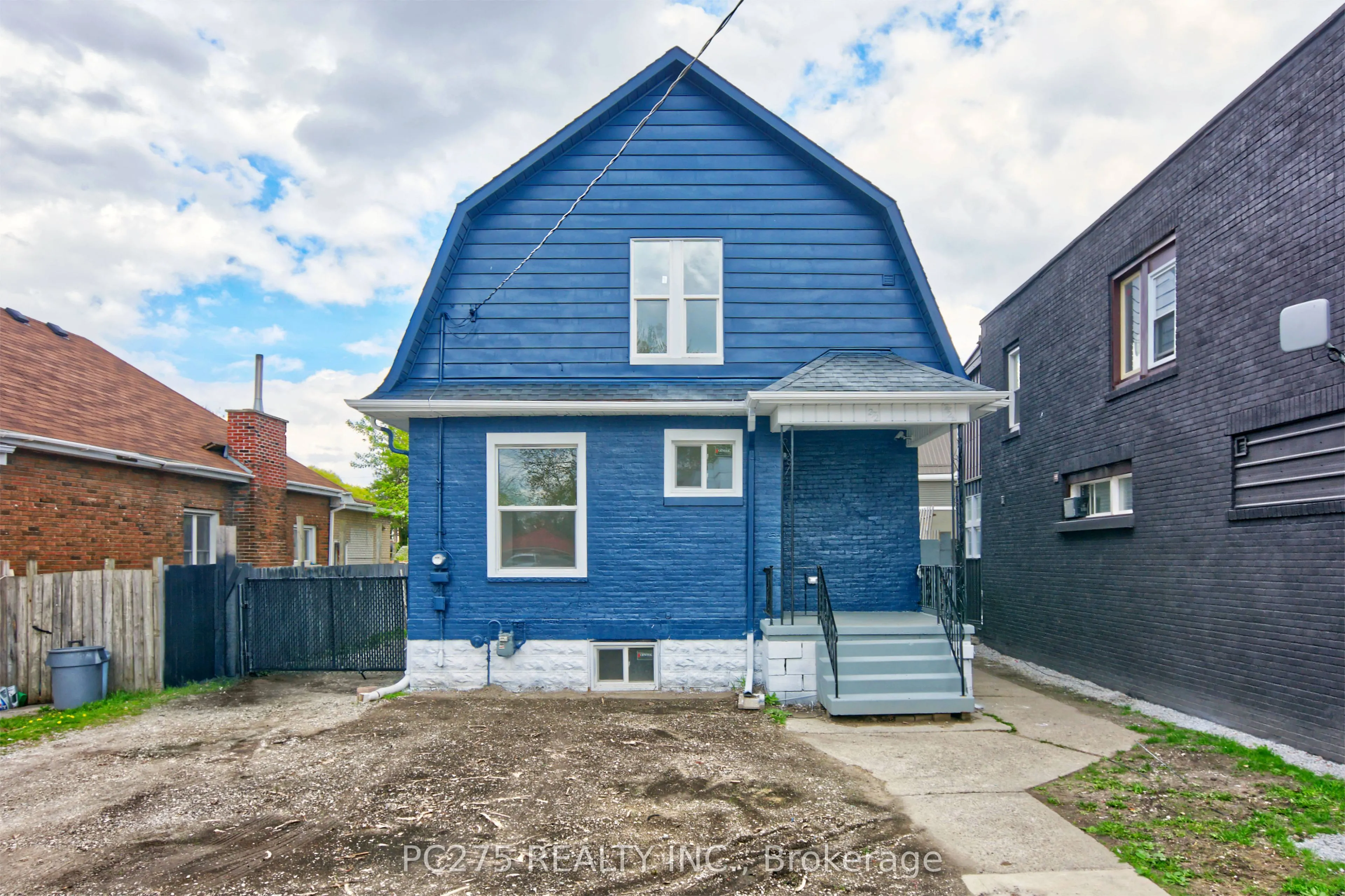 272 Vidal Street S