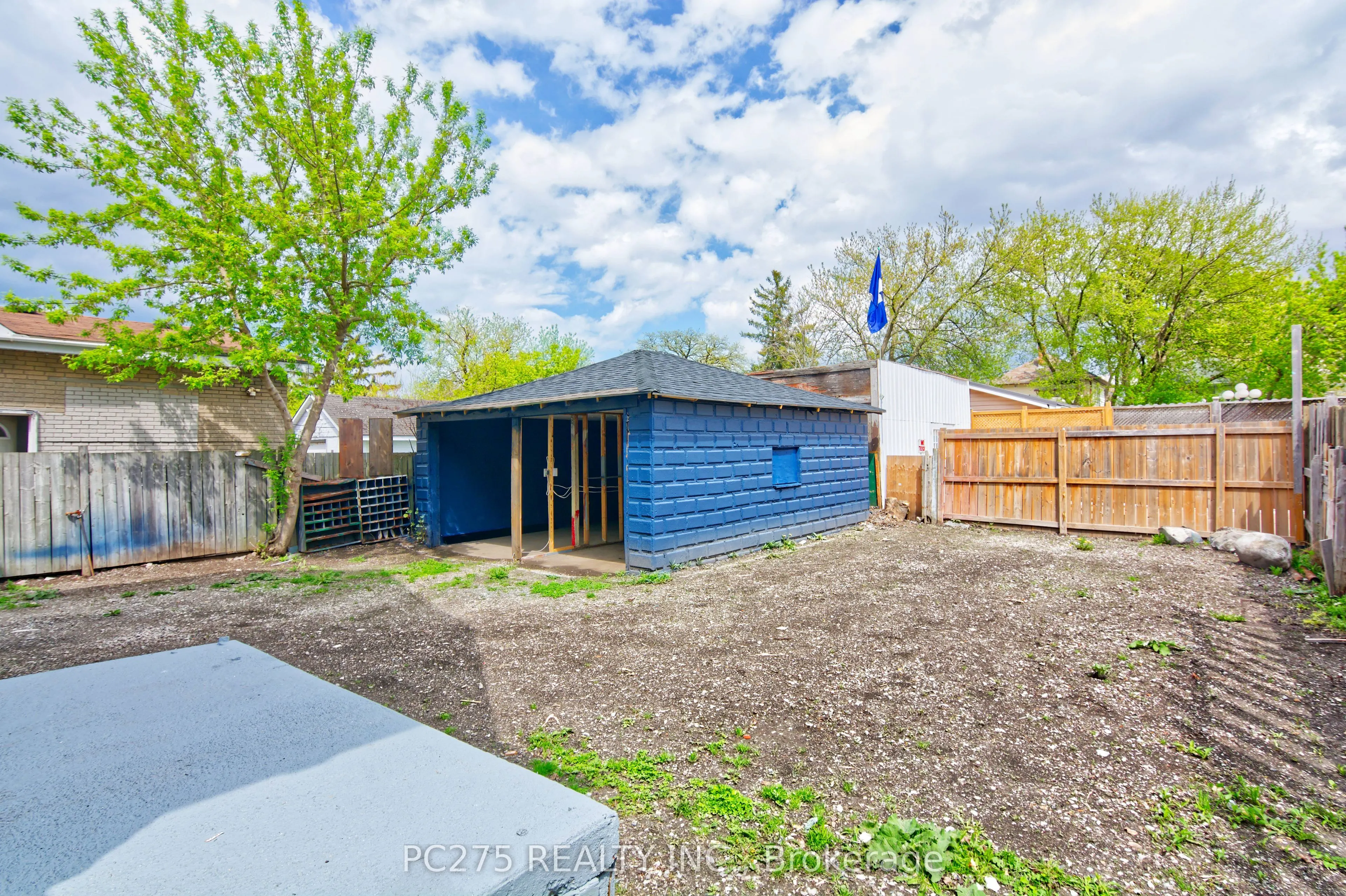 272 Vidal Street S