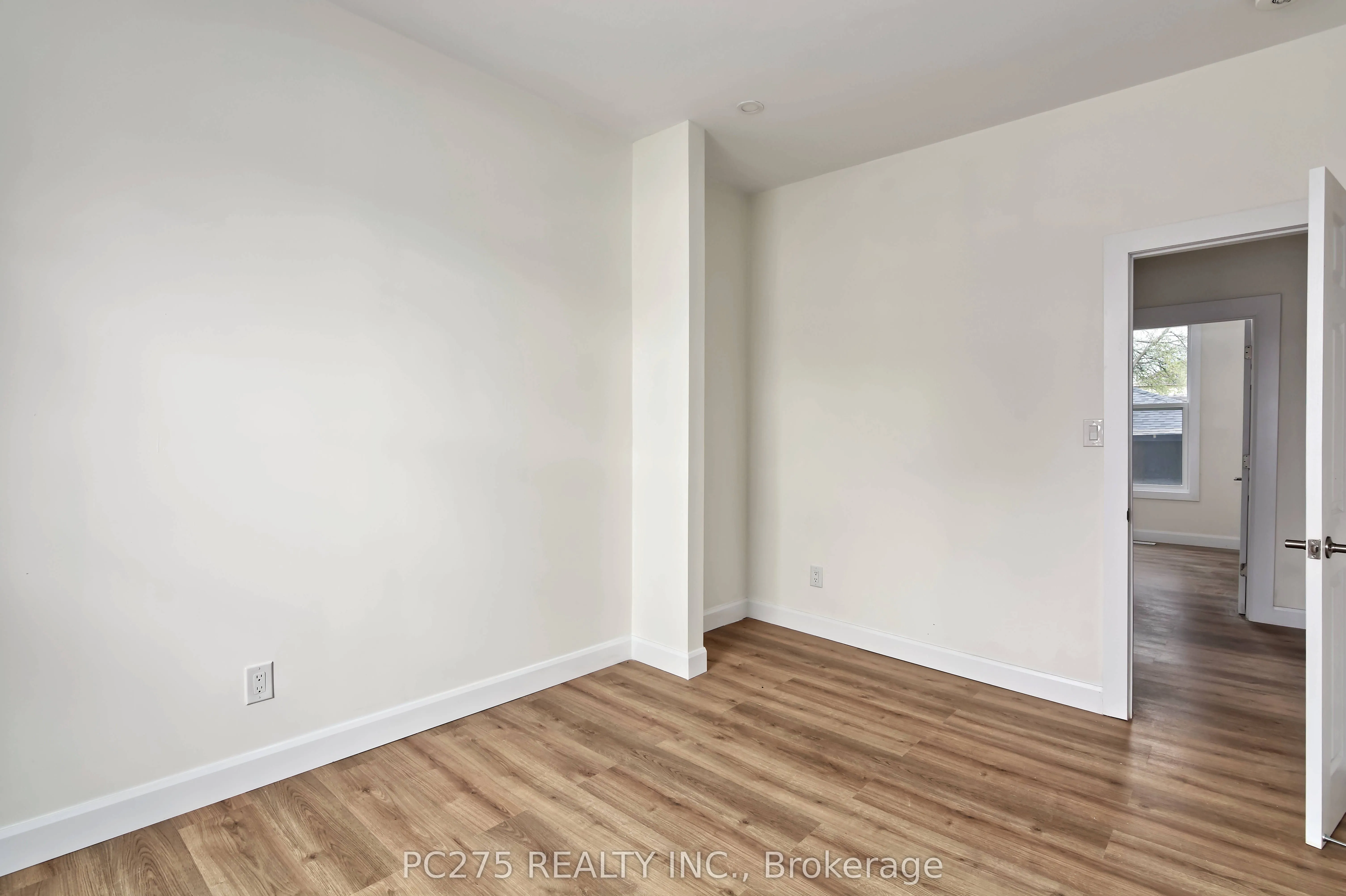 272 Vidal Street S