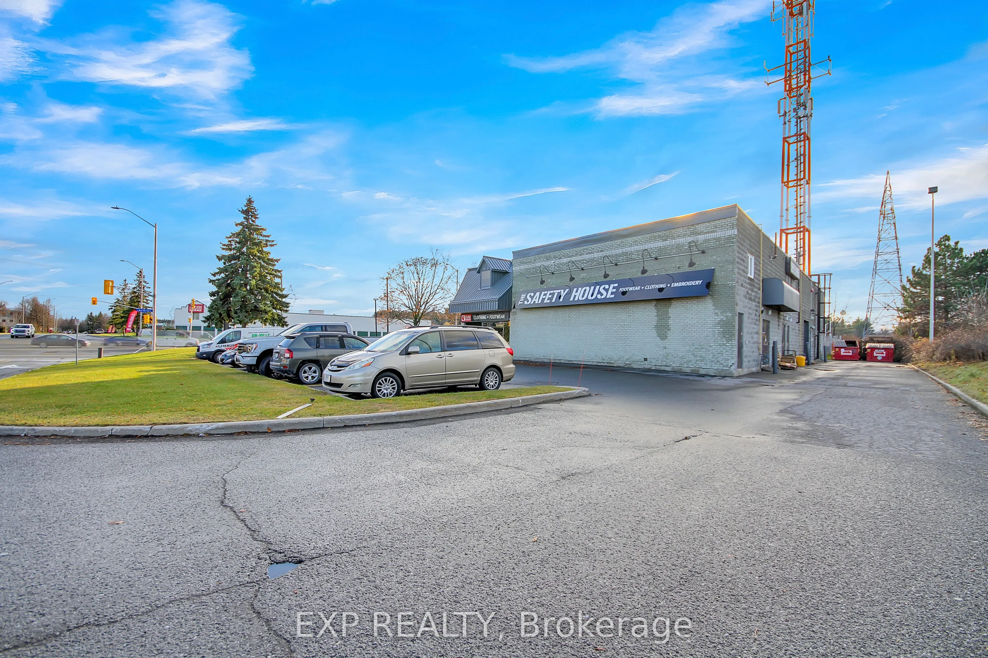 595 West Hunt Club Road