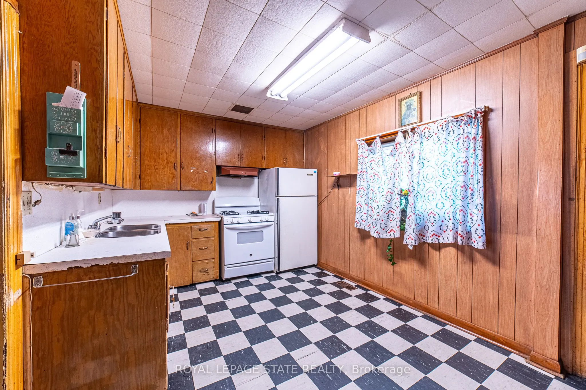 35 Sherman Avenue N