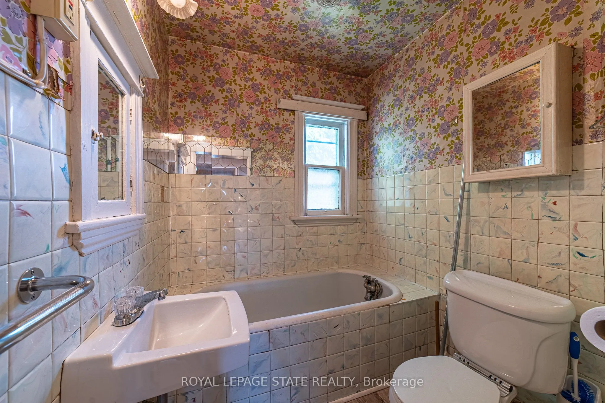 35 Sherman Avenue N