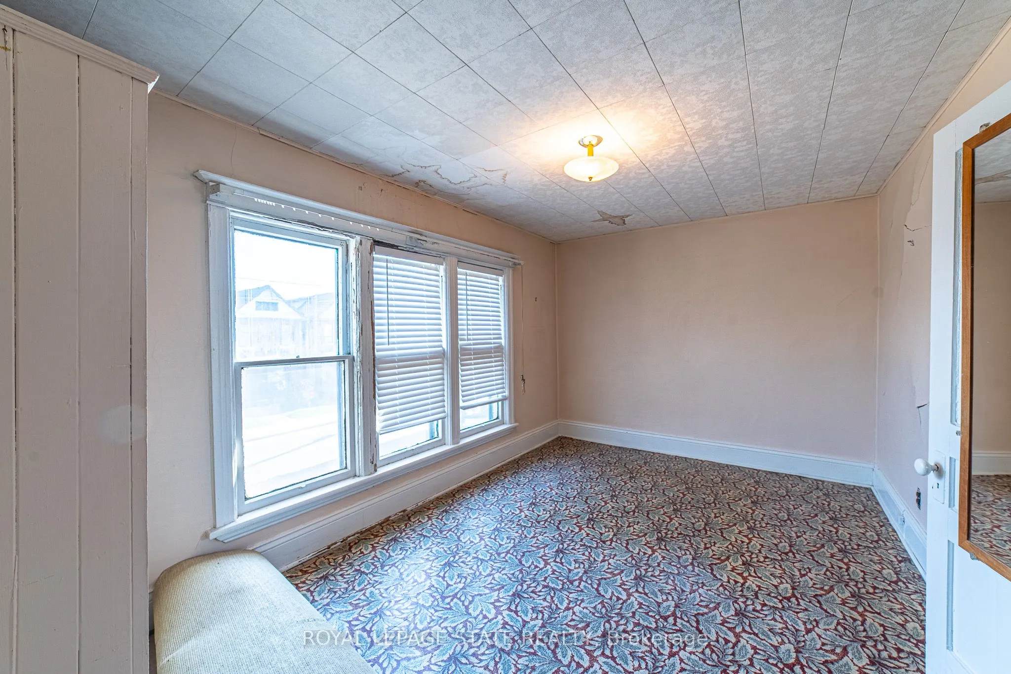 35 Sherman Avenue N