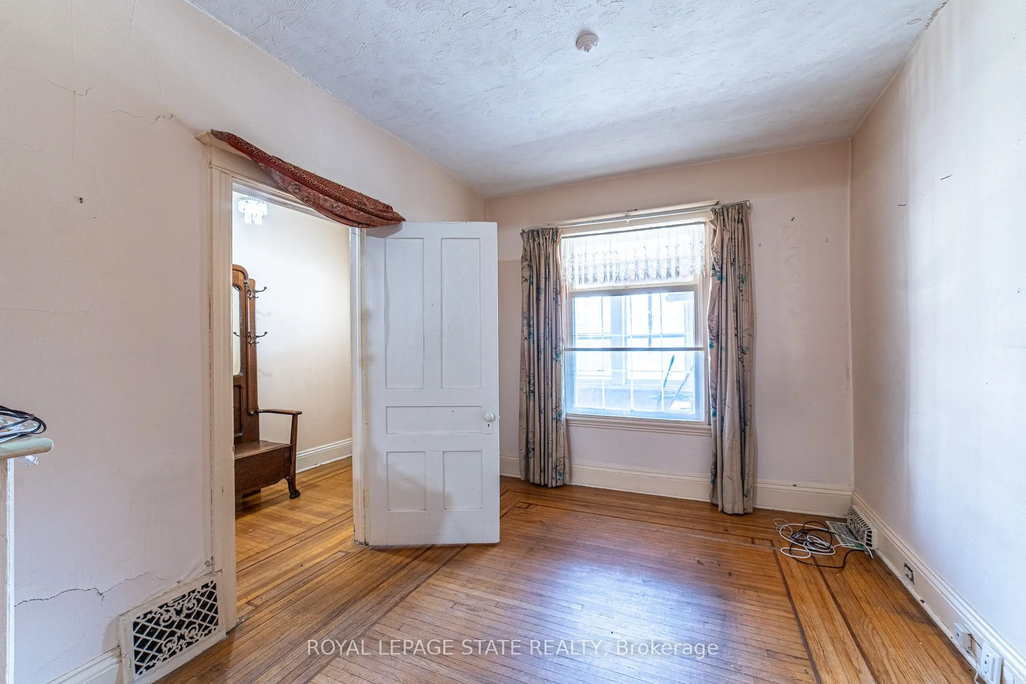 35 Sherman Avenue N