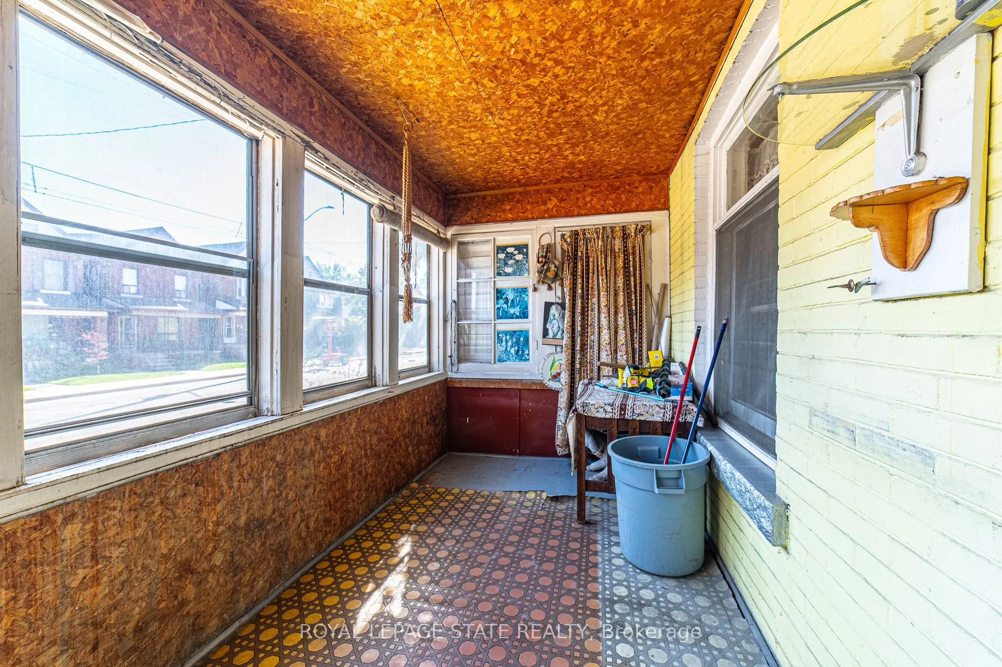 35 Sherman Avenue N