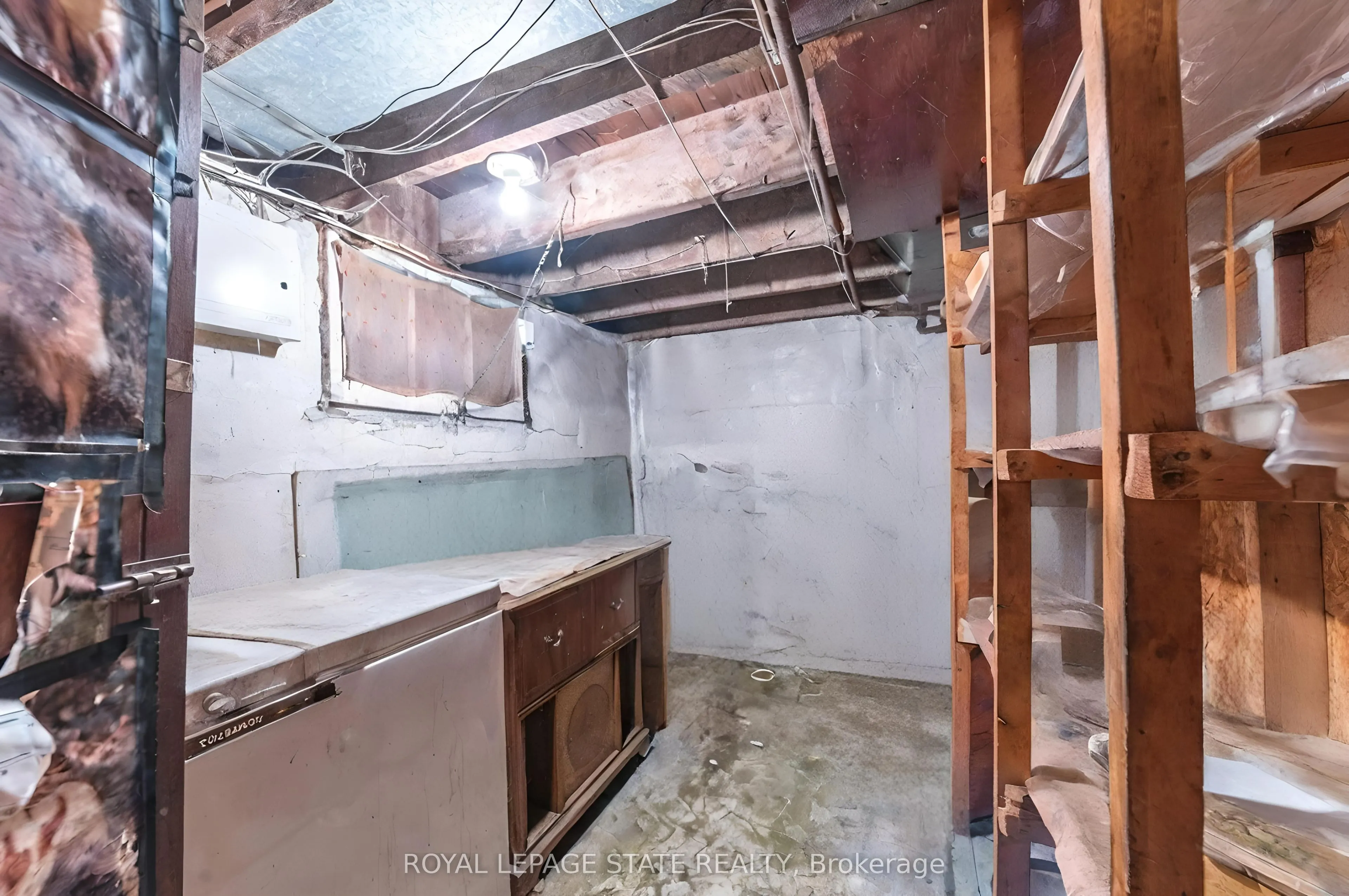 35 Sherman Avenue N