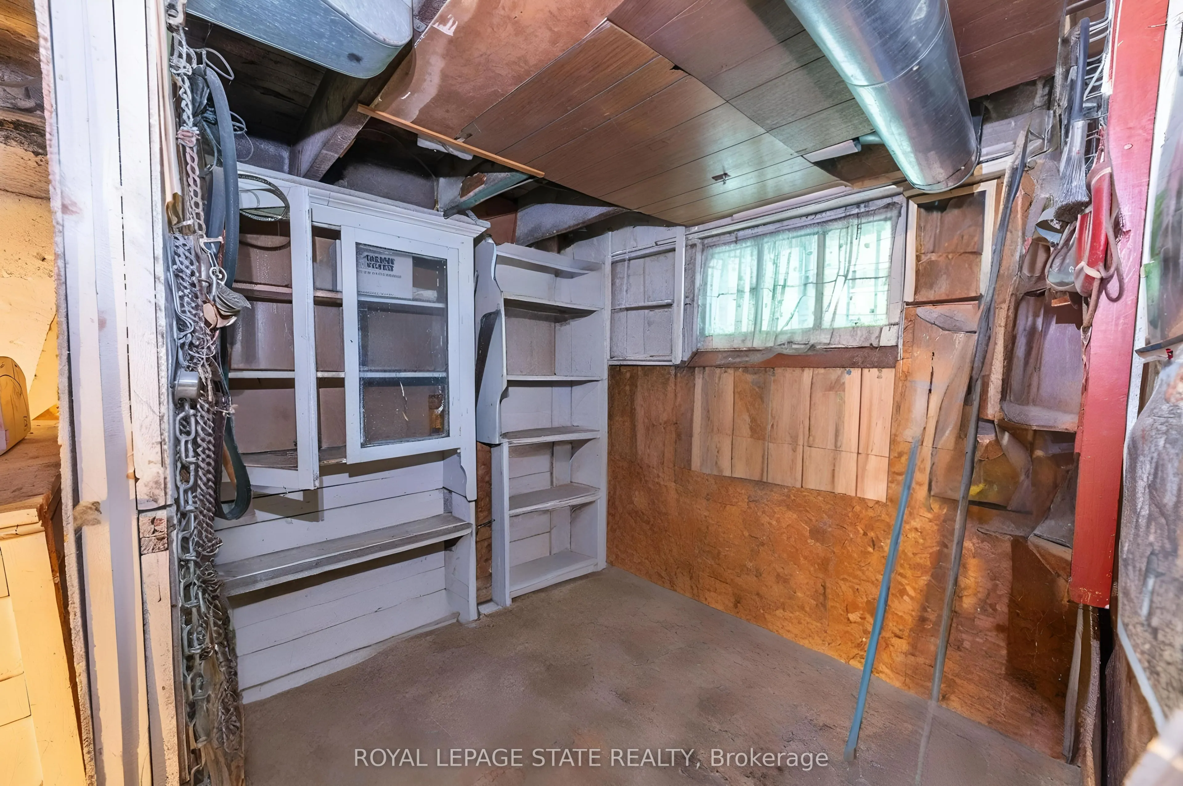 35 Sherman Avenue N