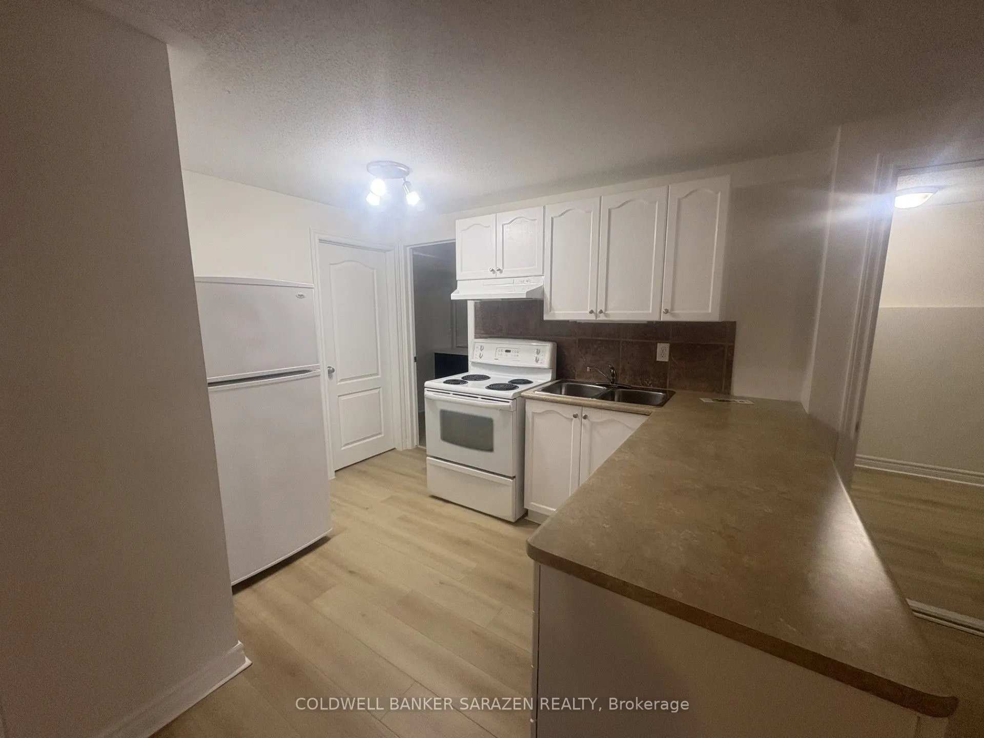 88 Thomas Street S, #B