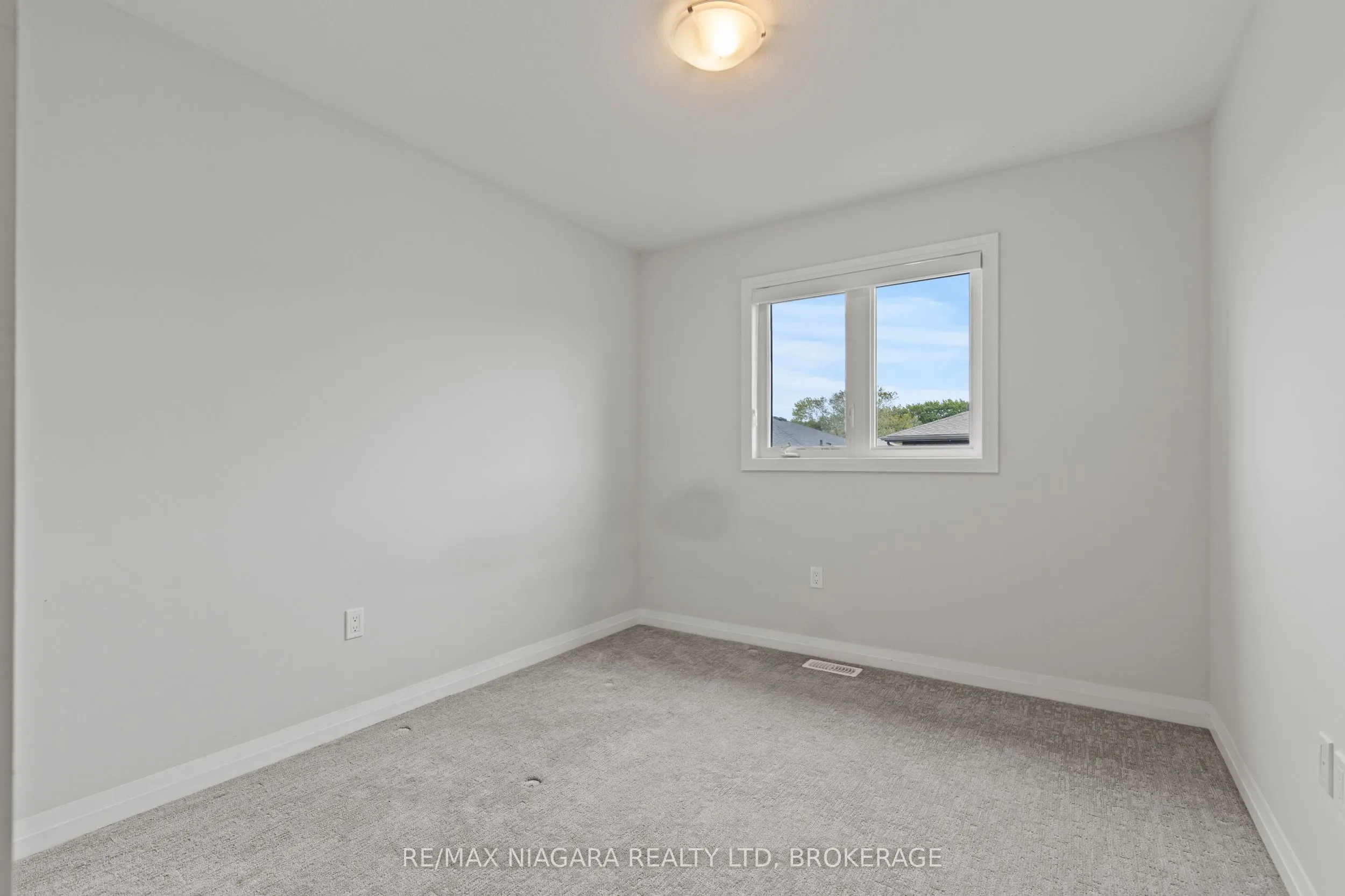 4552 Portage Road, #23