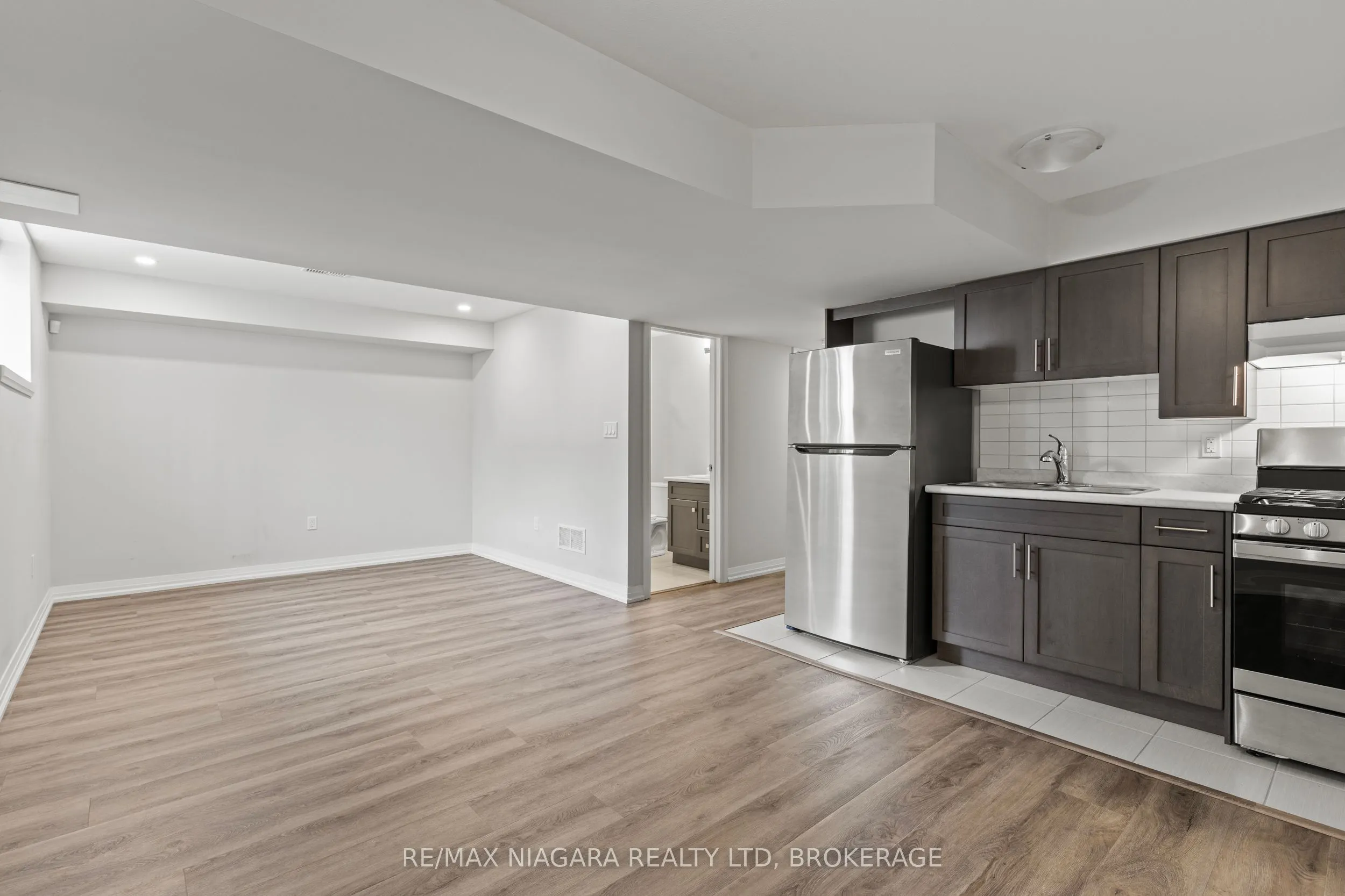 4552 Portage Road, #23