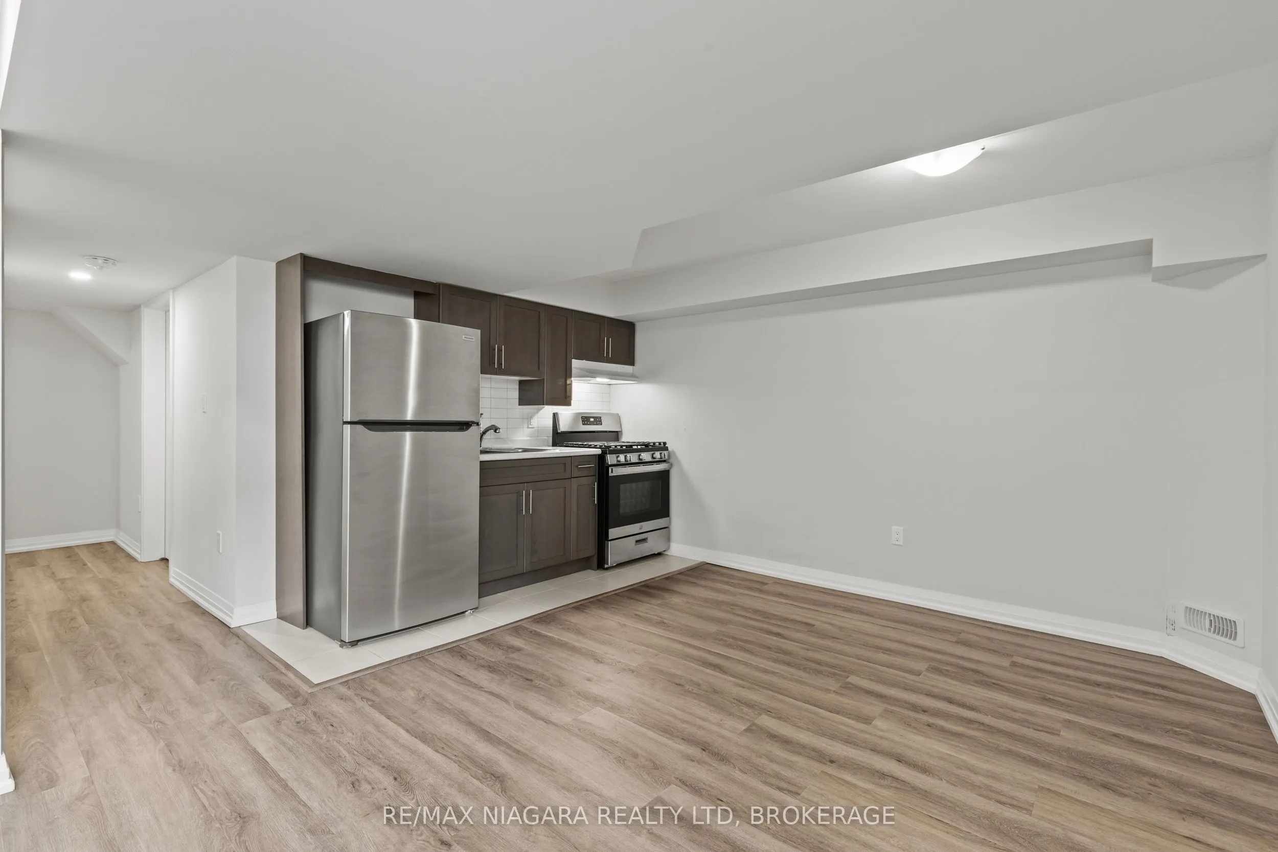 4552 Portage Road, #23