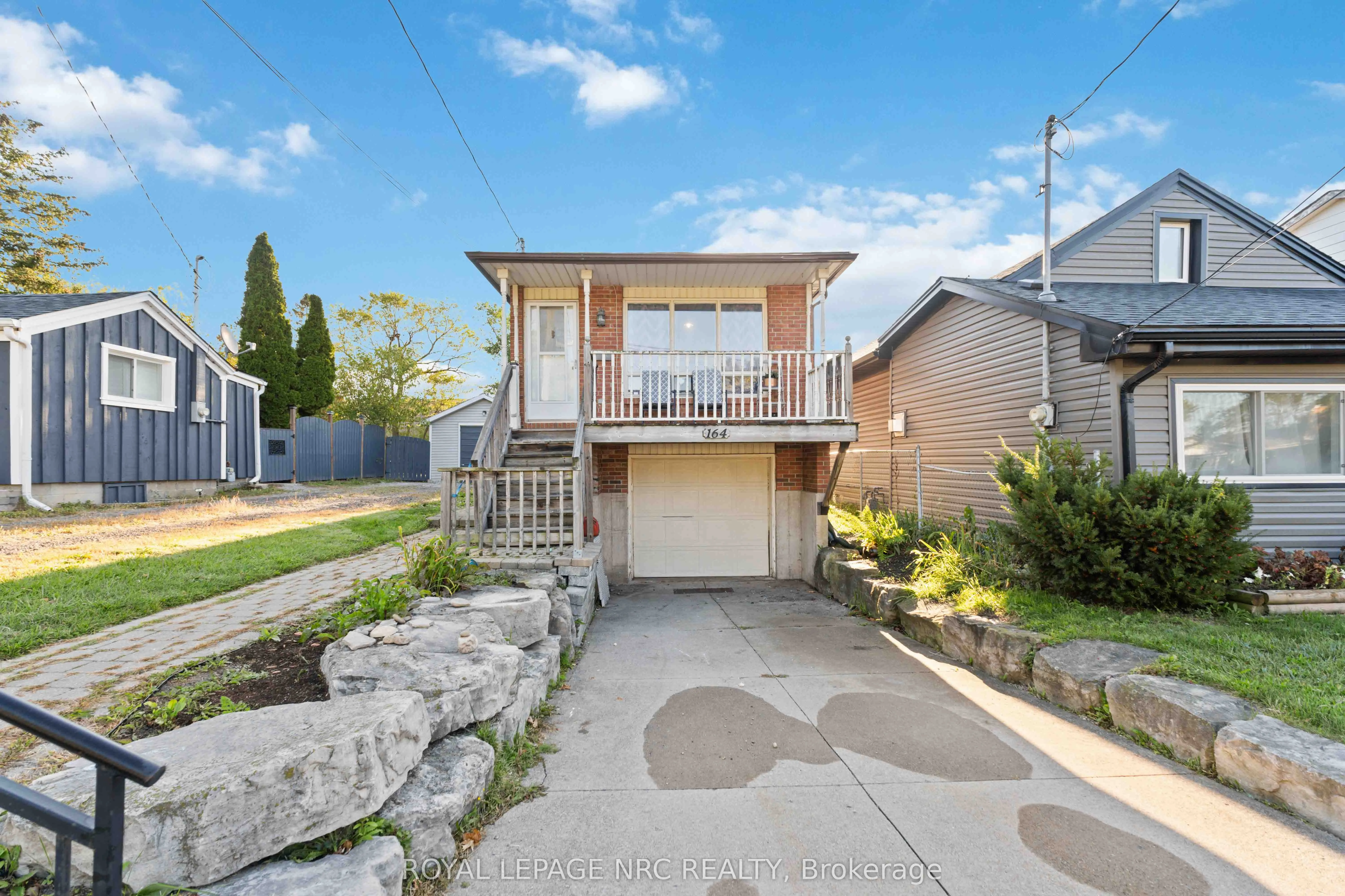 164 Dufferin Avenue