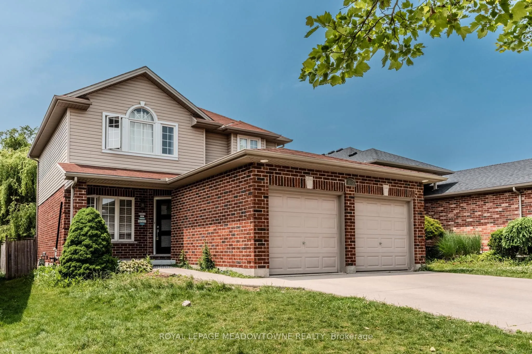 893 Bitterbush Crescent