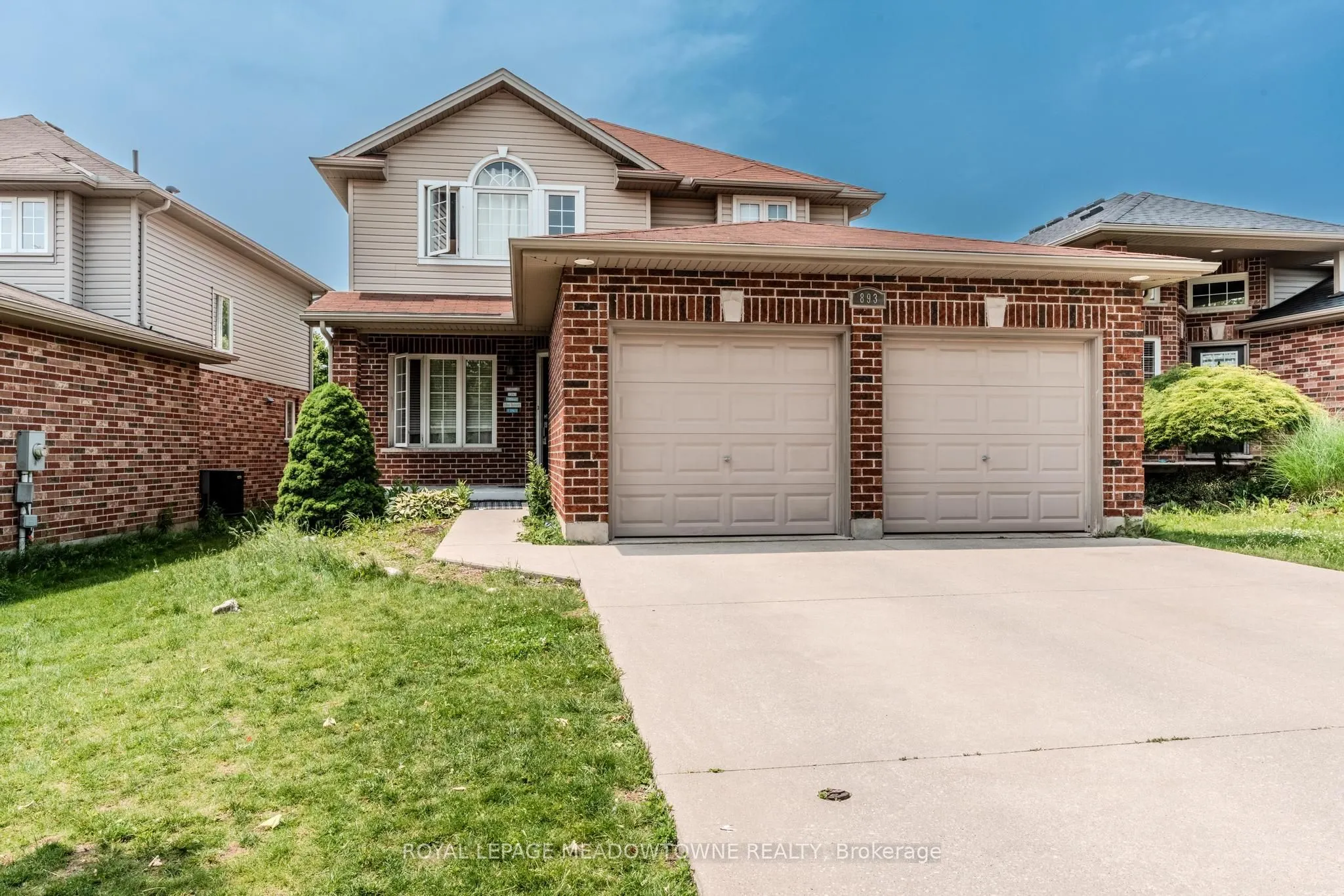 893 Bitterbush Crescent