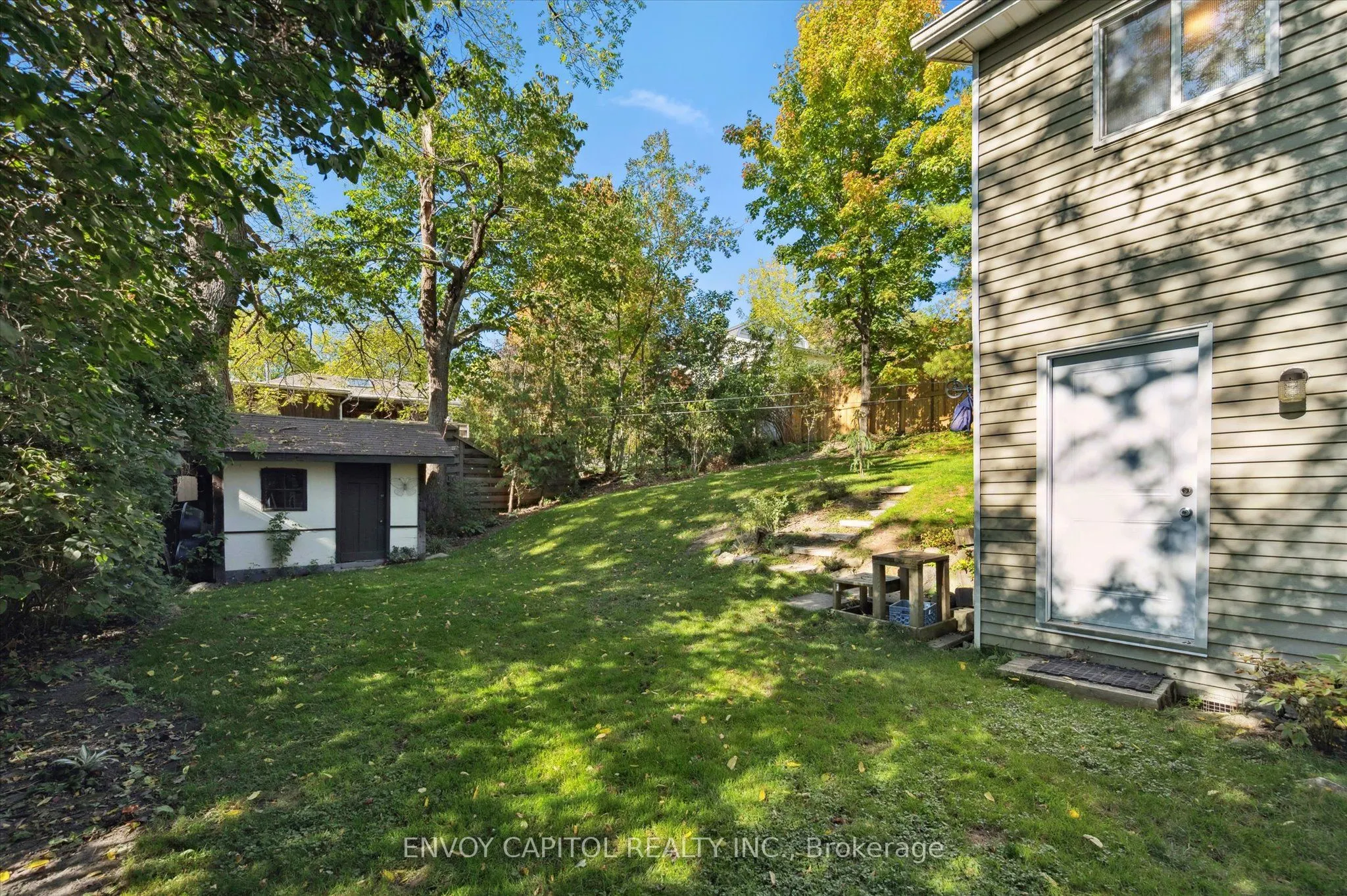 132 Norwich Street E
