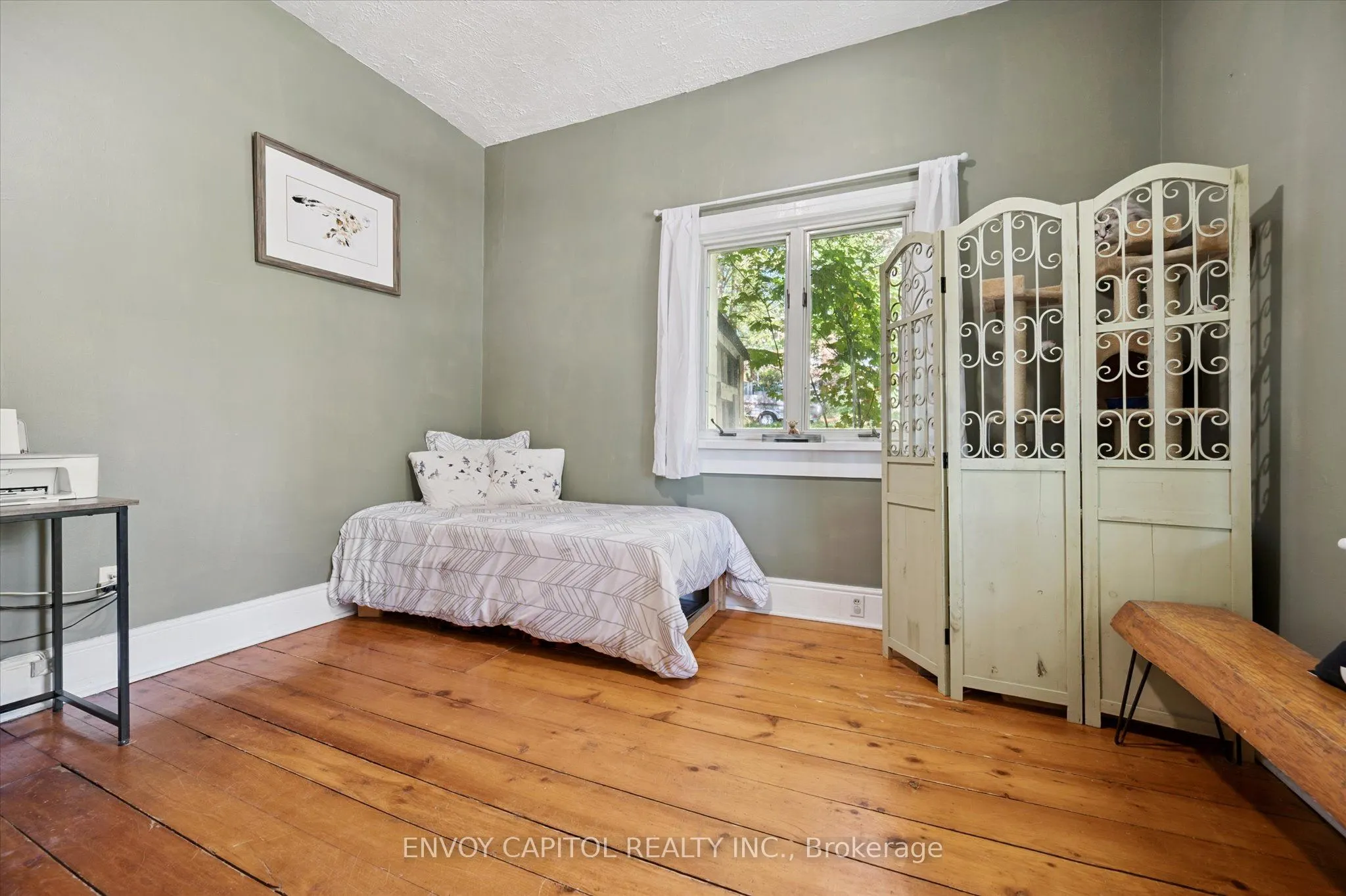 132 Norwich Street E