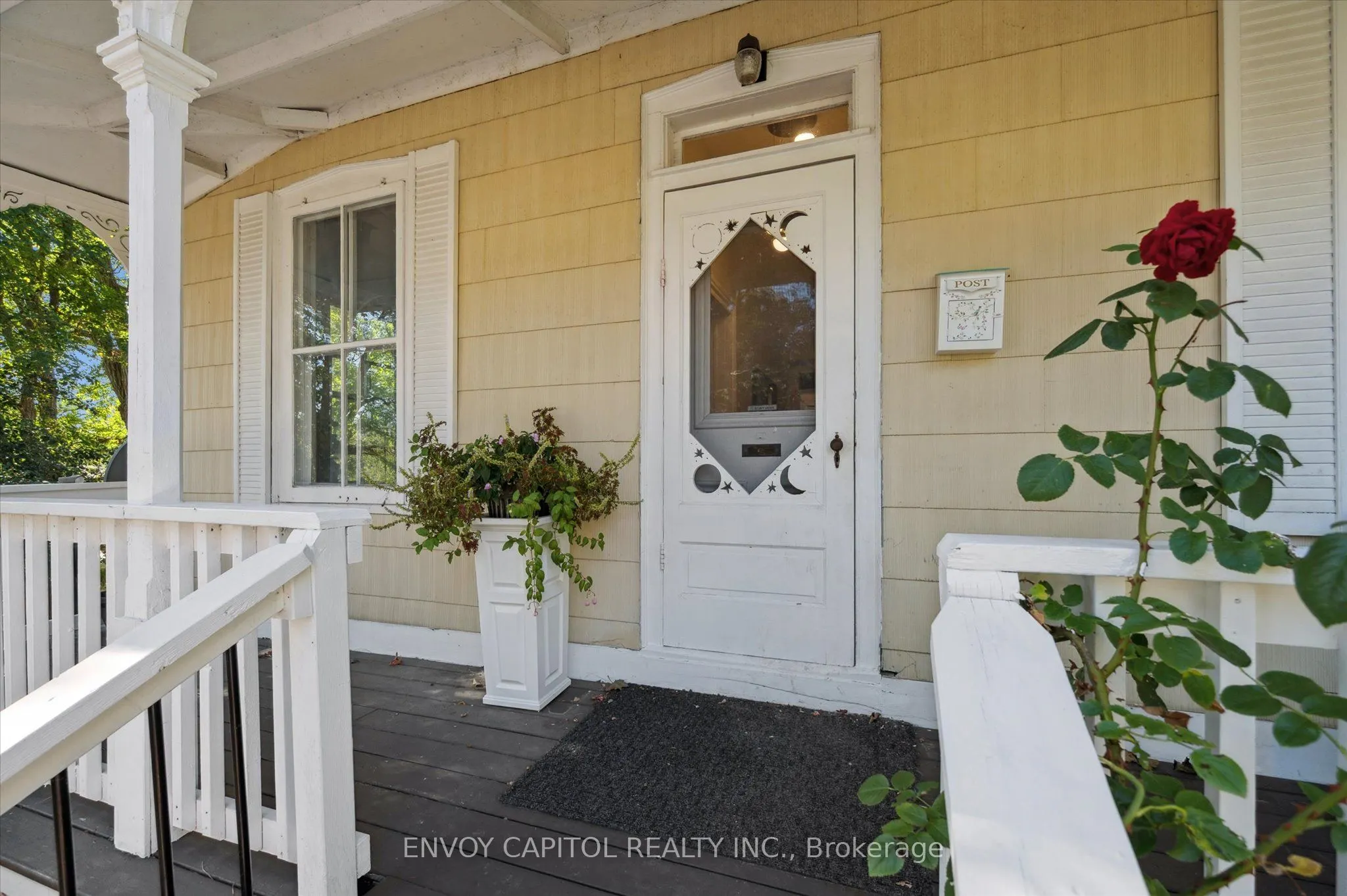132 Norwich Street E