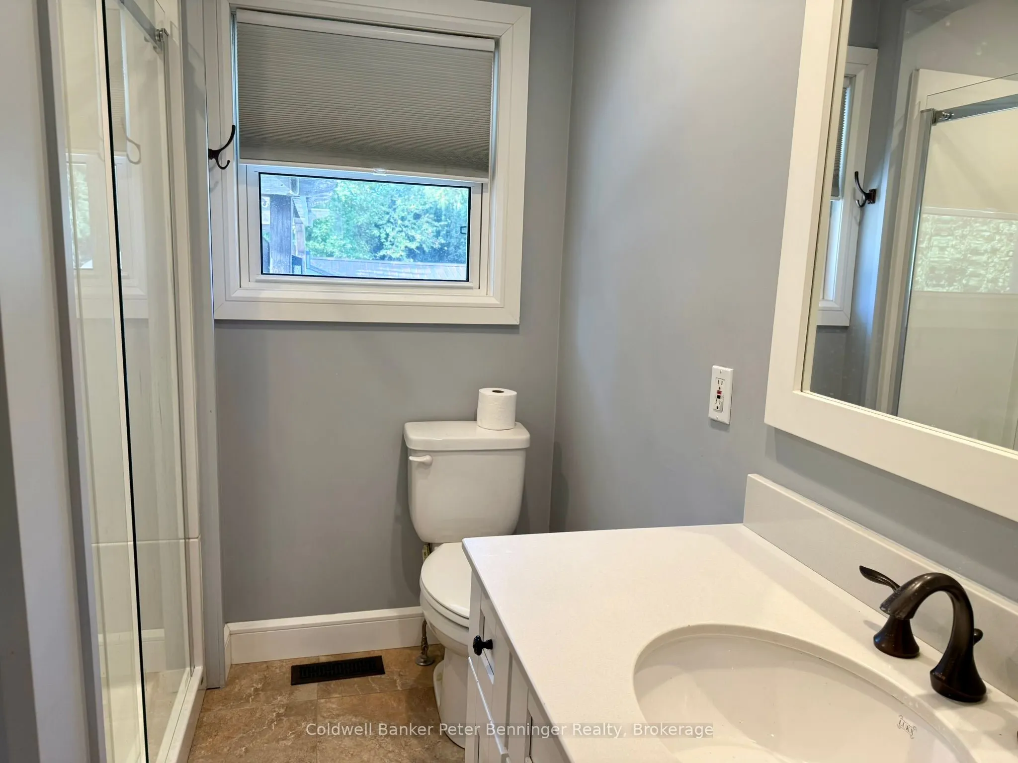 10 Brownlee Street S