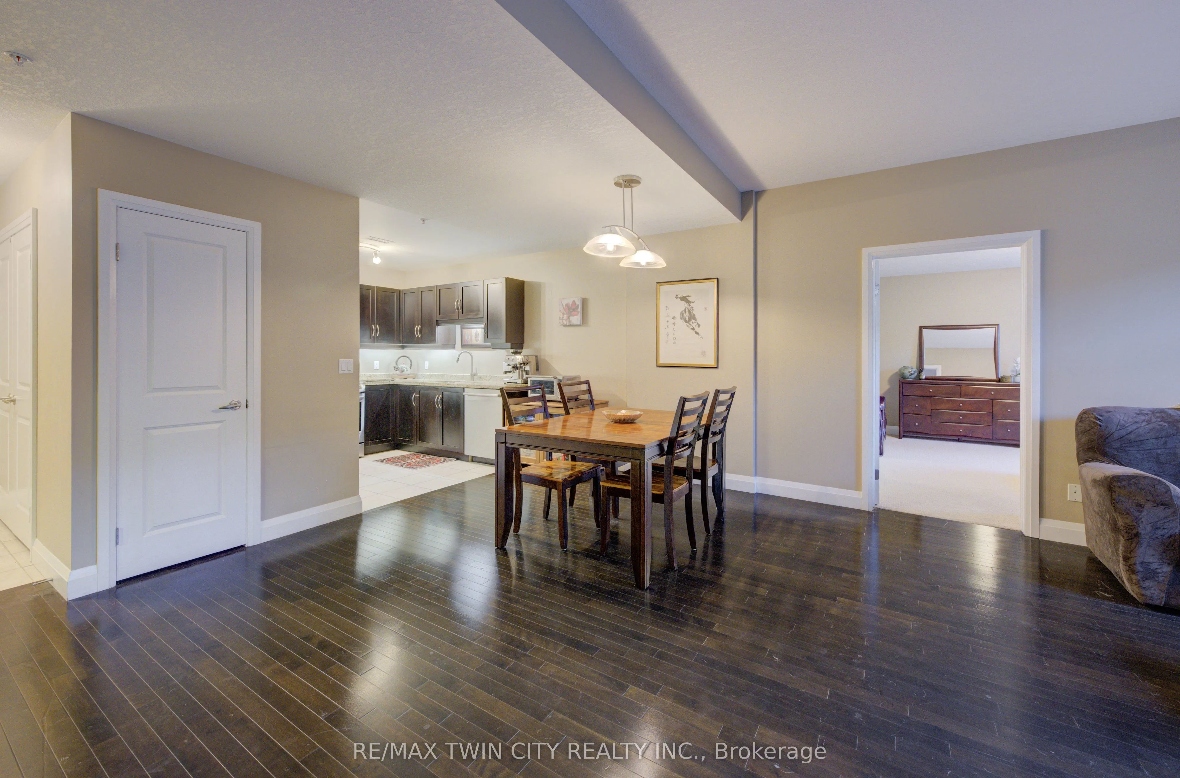 165 Duke Street E, #105