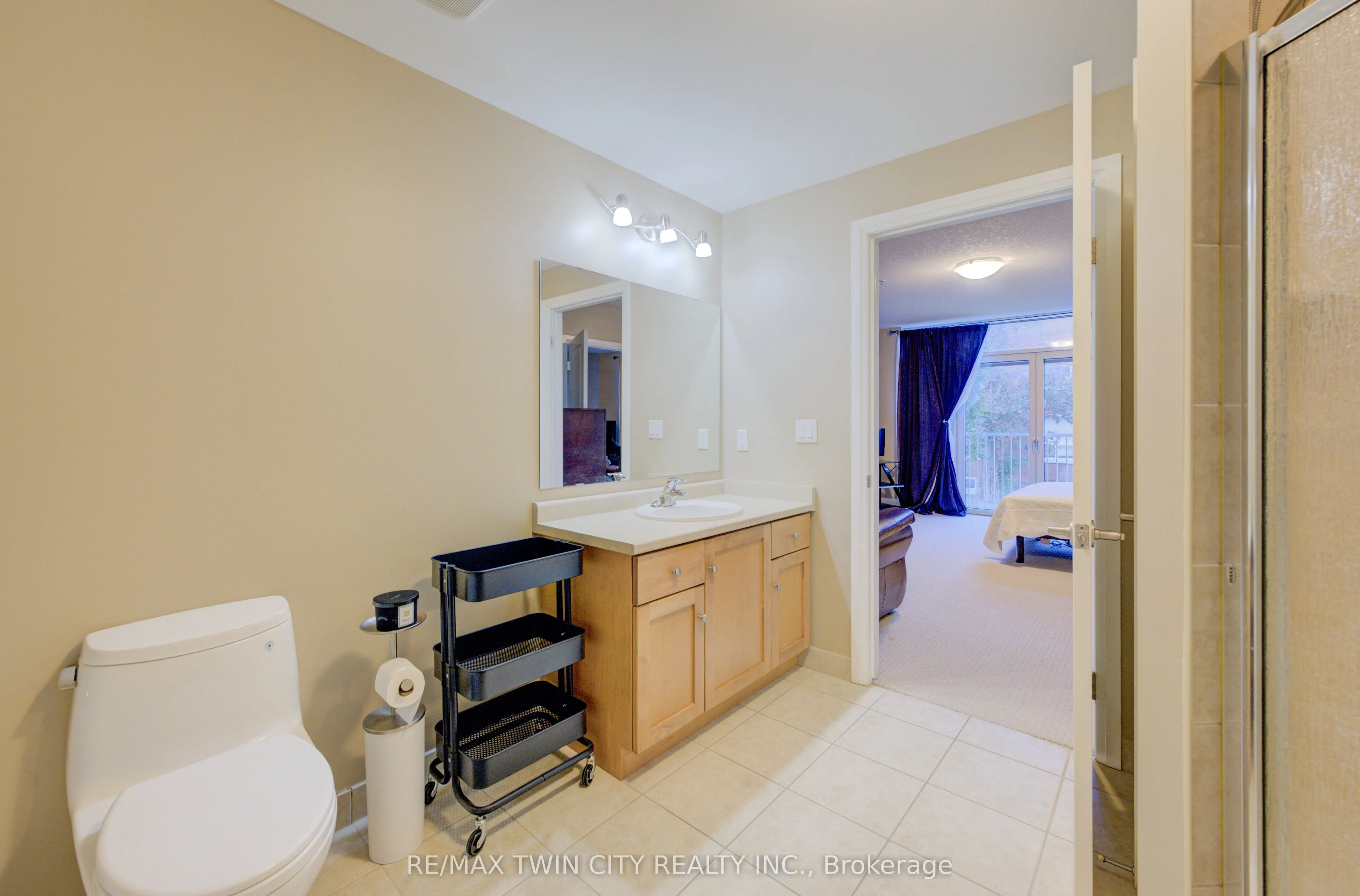 165 Duke Street E, #105