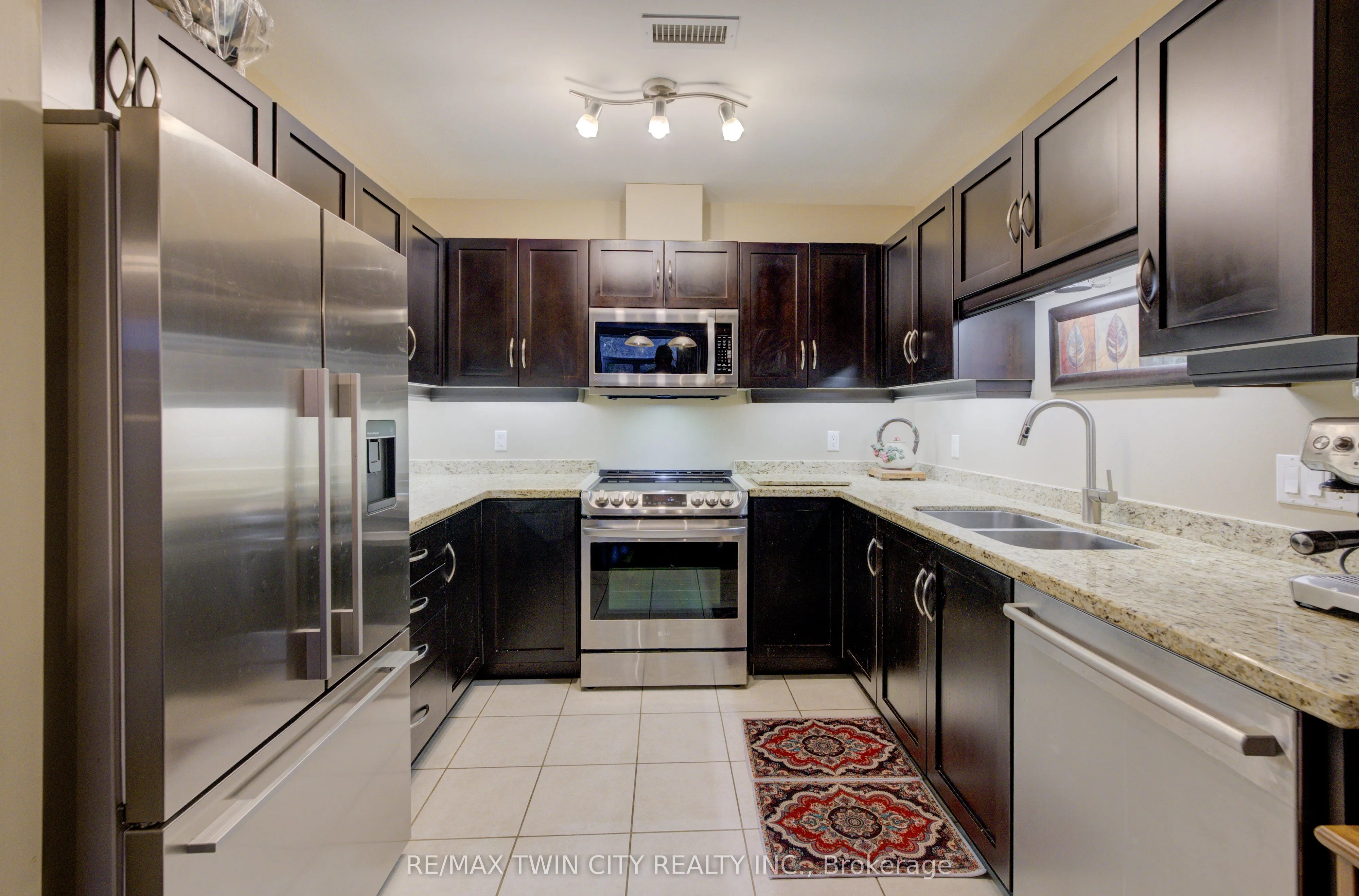 165 Duke Street E, #105